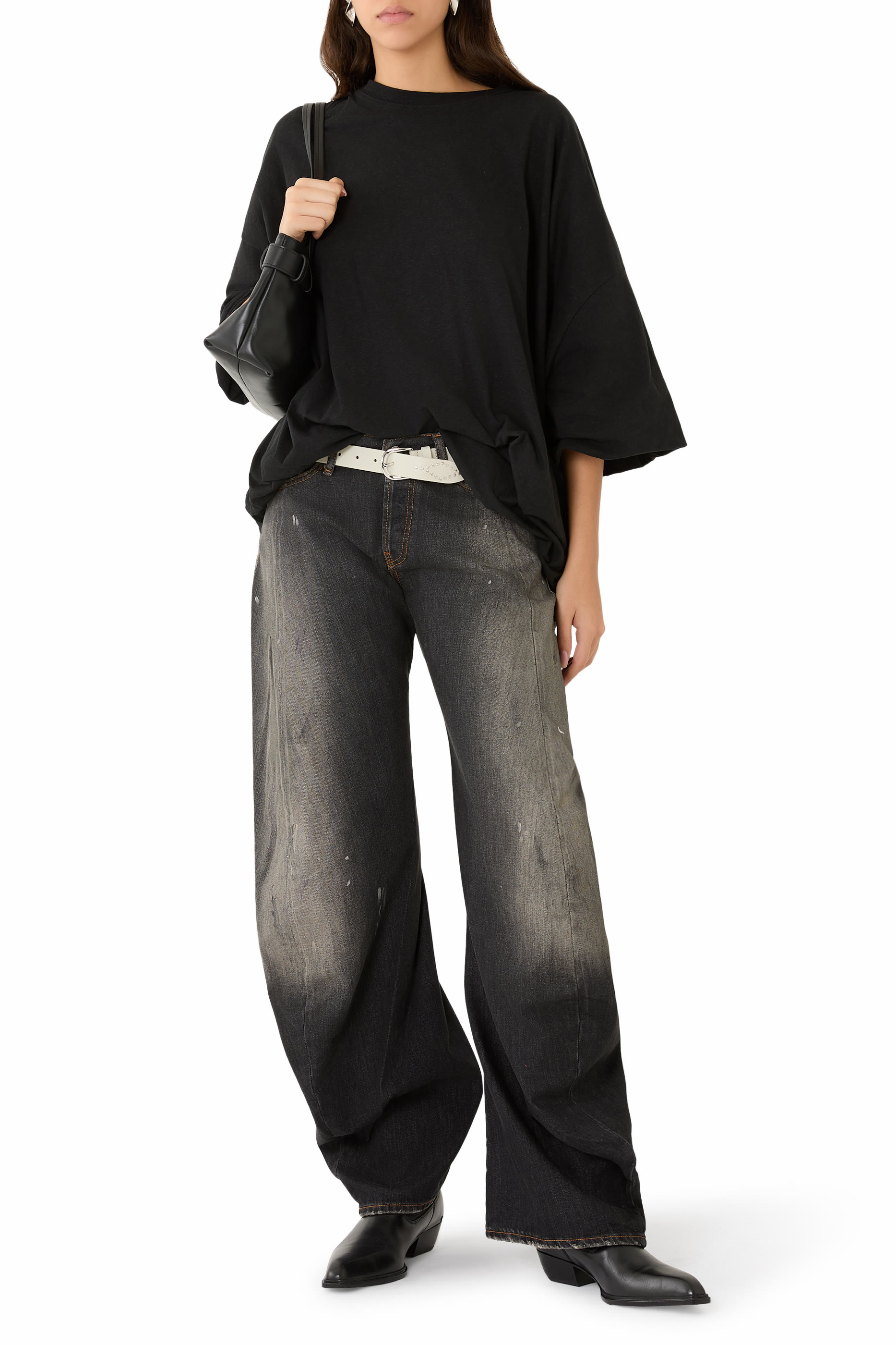 تيشيرت بشعار الماركة وتفاصيل كشكش