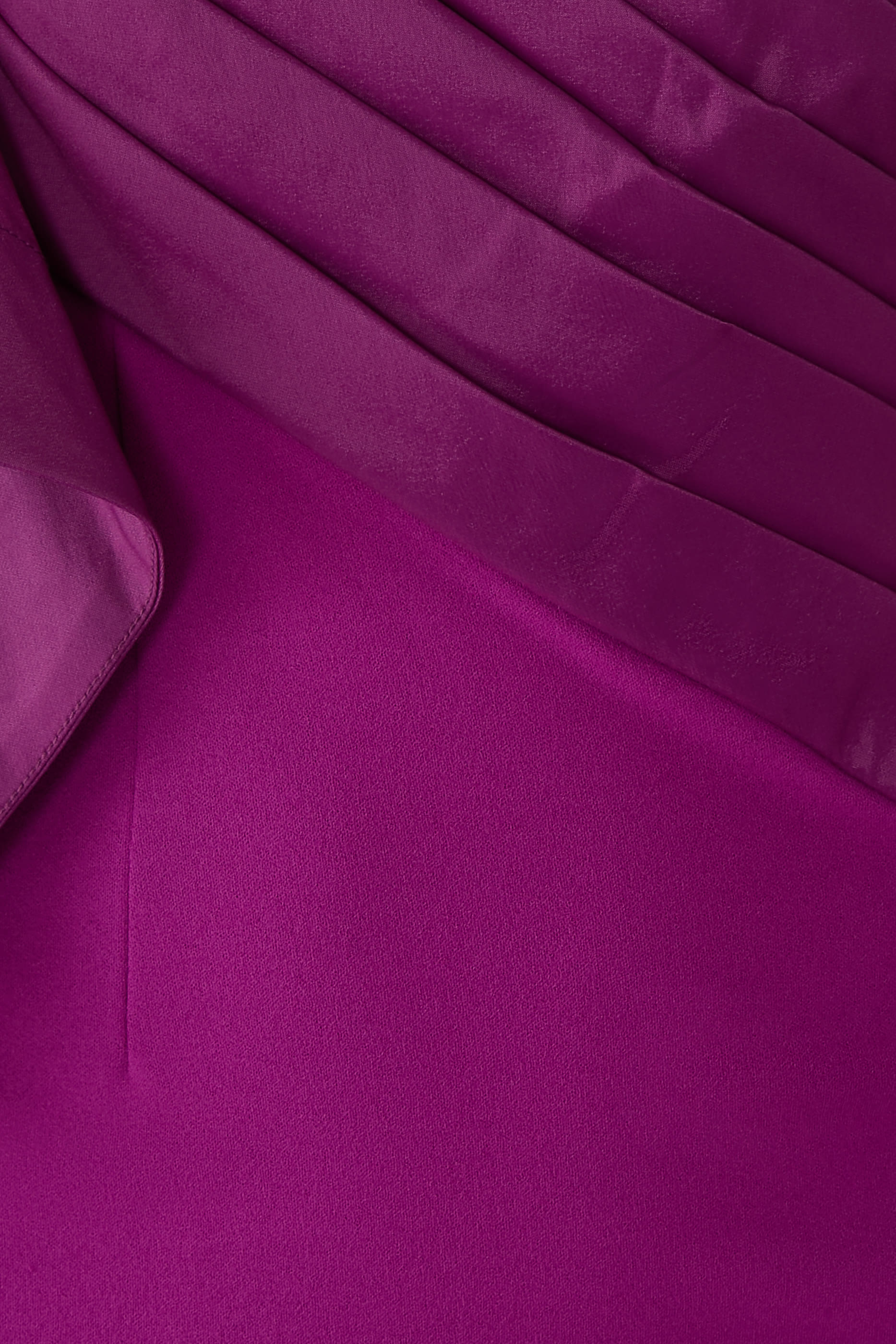 فستان سهرة سانتا في درابيه بكشكش