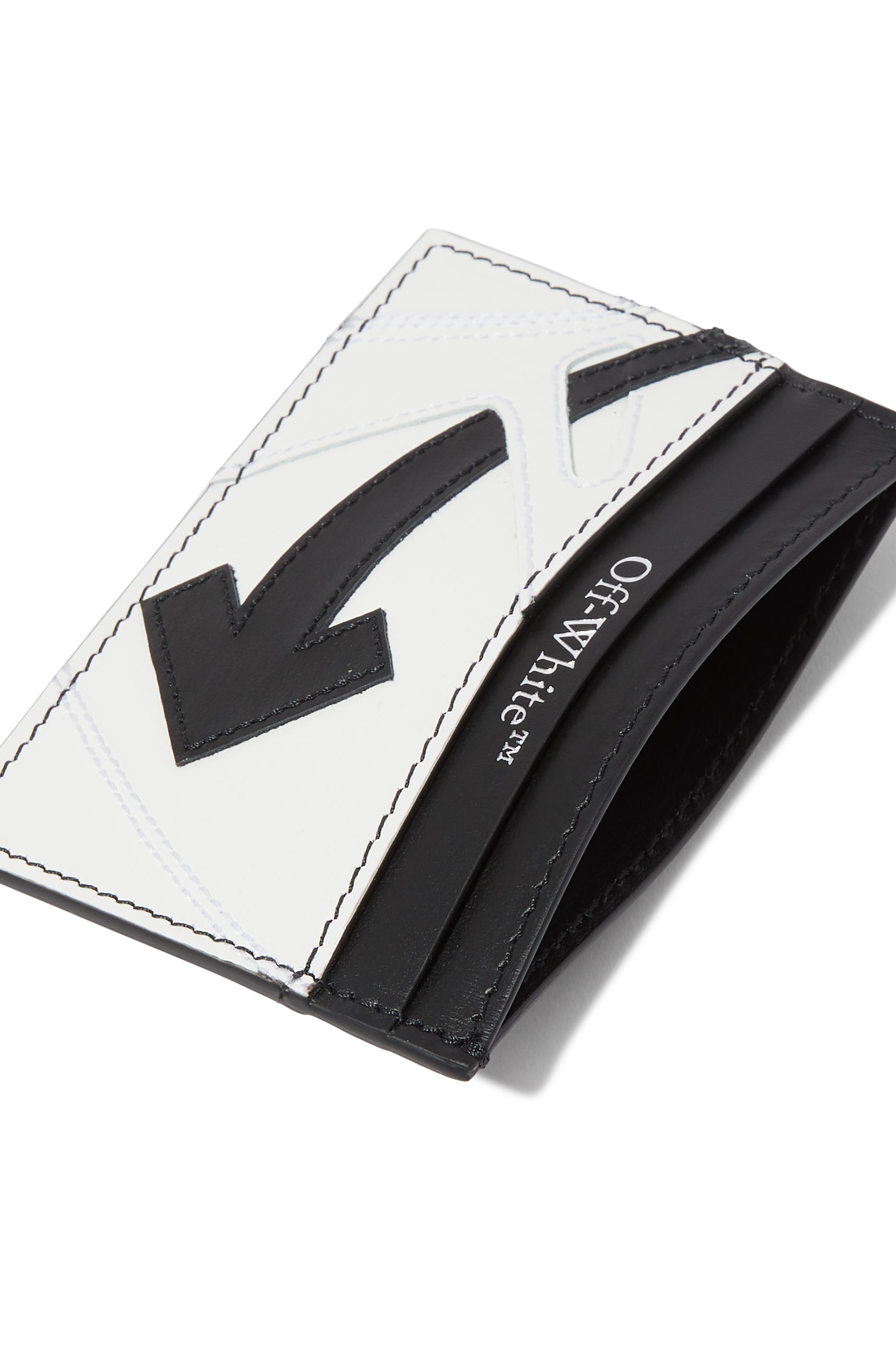 حافظة بطاقات أو سنيكر