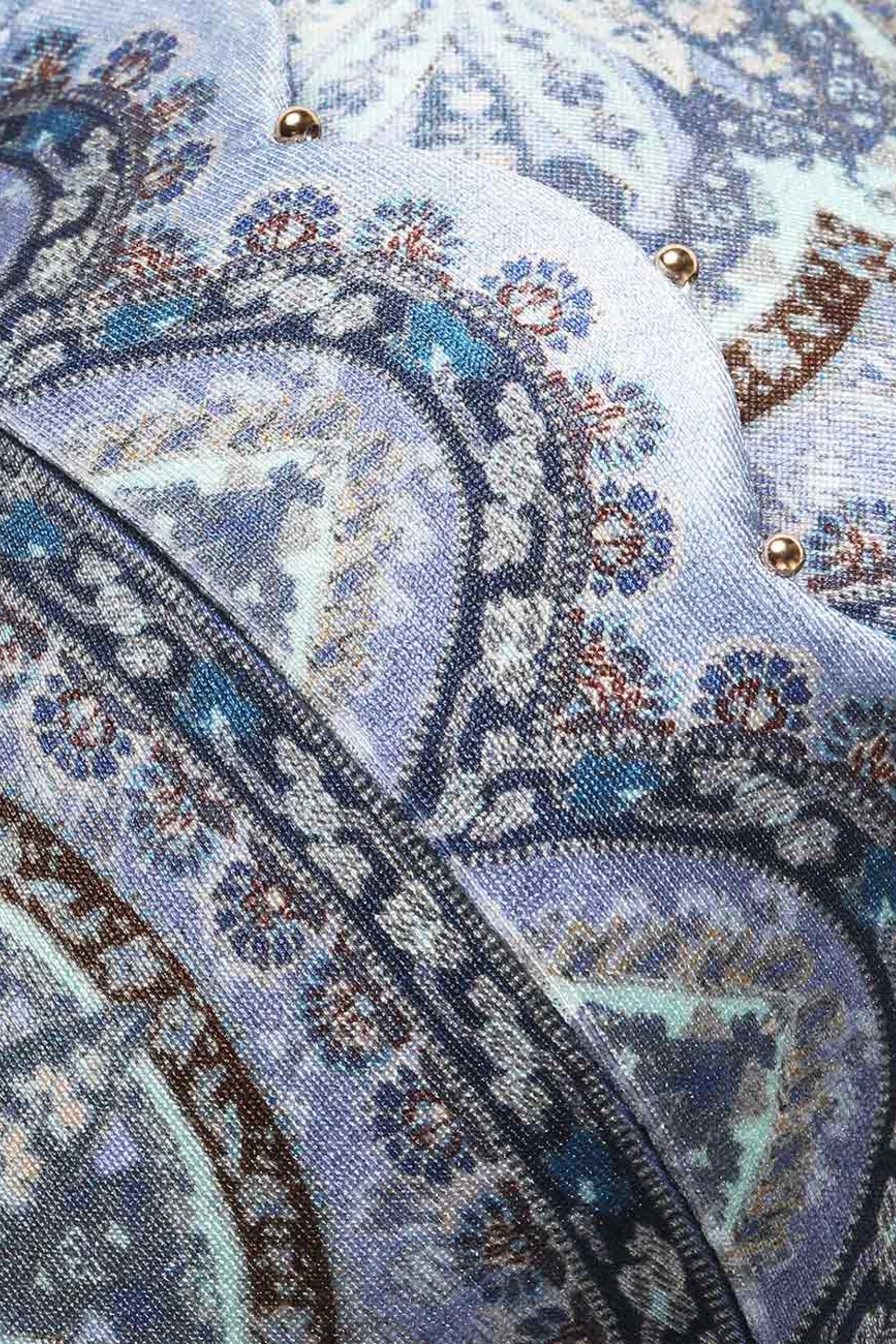 حمالة صدر واندرلاست بتصميم بالكونيت بتفاصيل صدفية