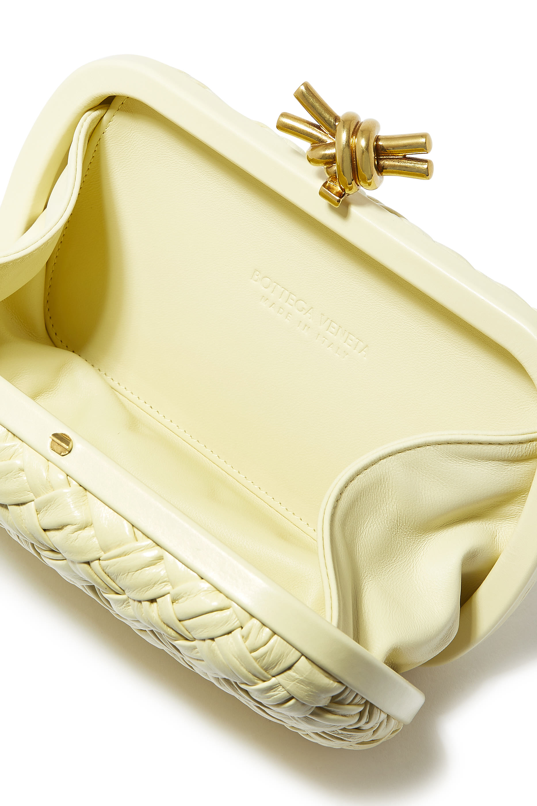 كلاتش ميناوديير بتفاصيل عقدة