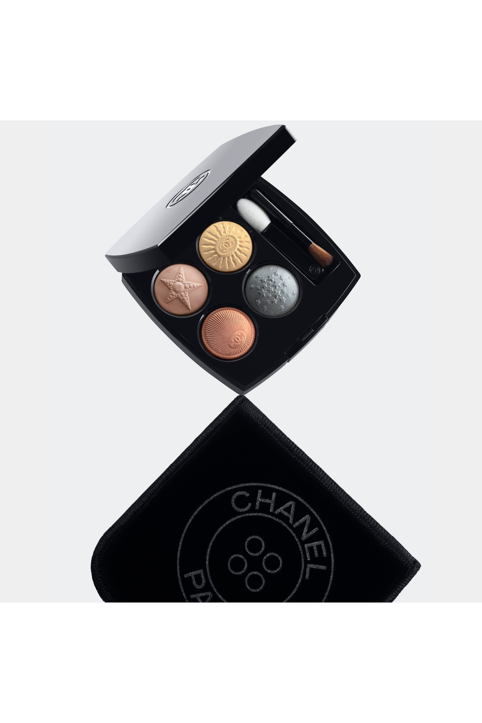 لوحة ظلال عيون Les 4 Ombres Boutons بأربعة ألوان بلمسات نهائية متنوعة