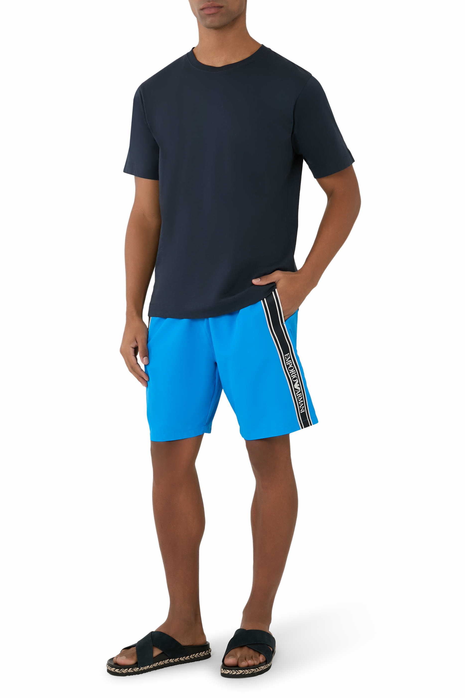 شورت سباحة بشعار الماركة