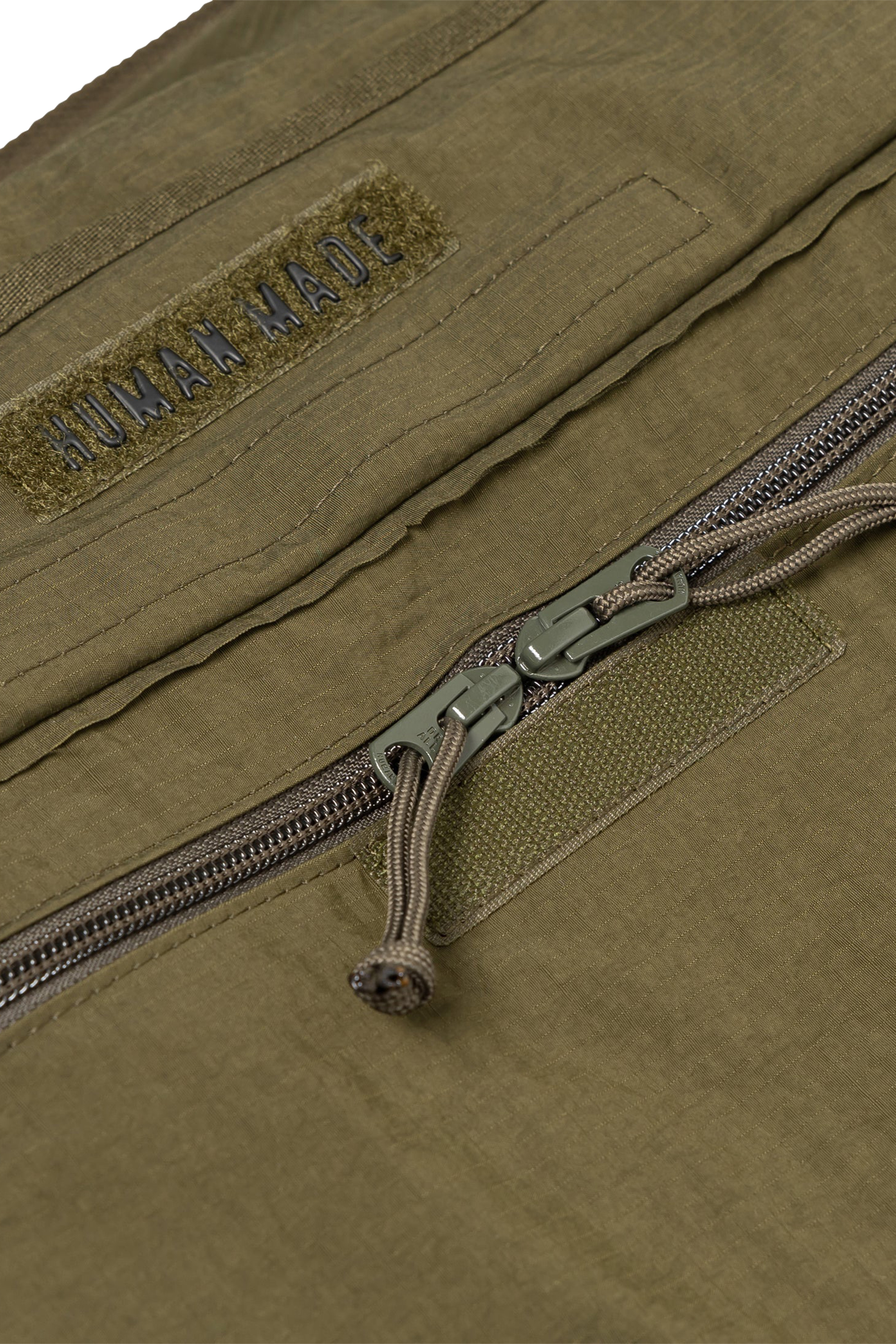 حقيبة كاري بتصميم عسكري