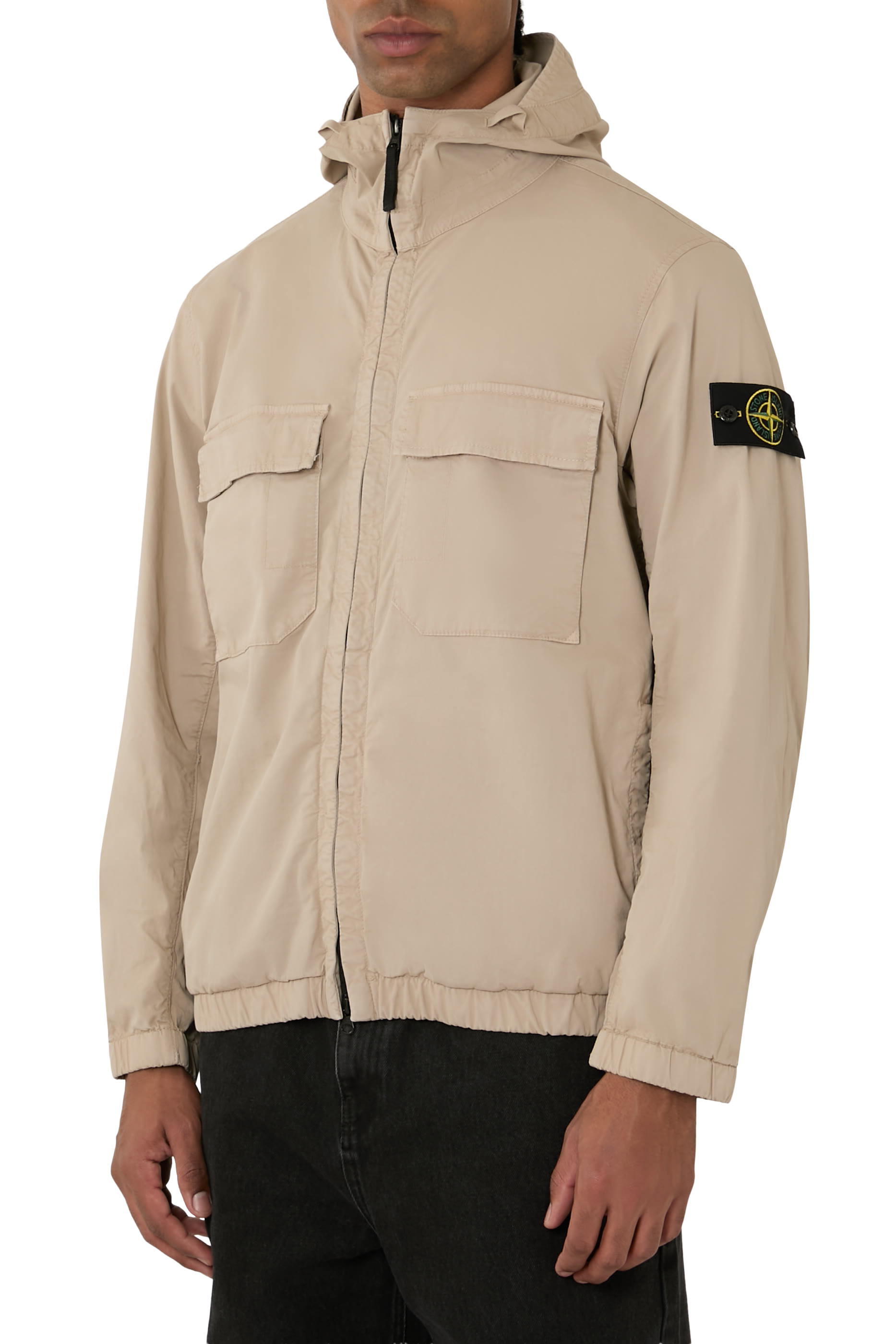 جاكيت بغطاء للرأس مقاوم للماء