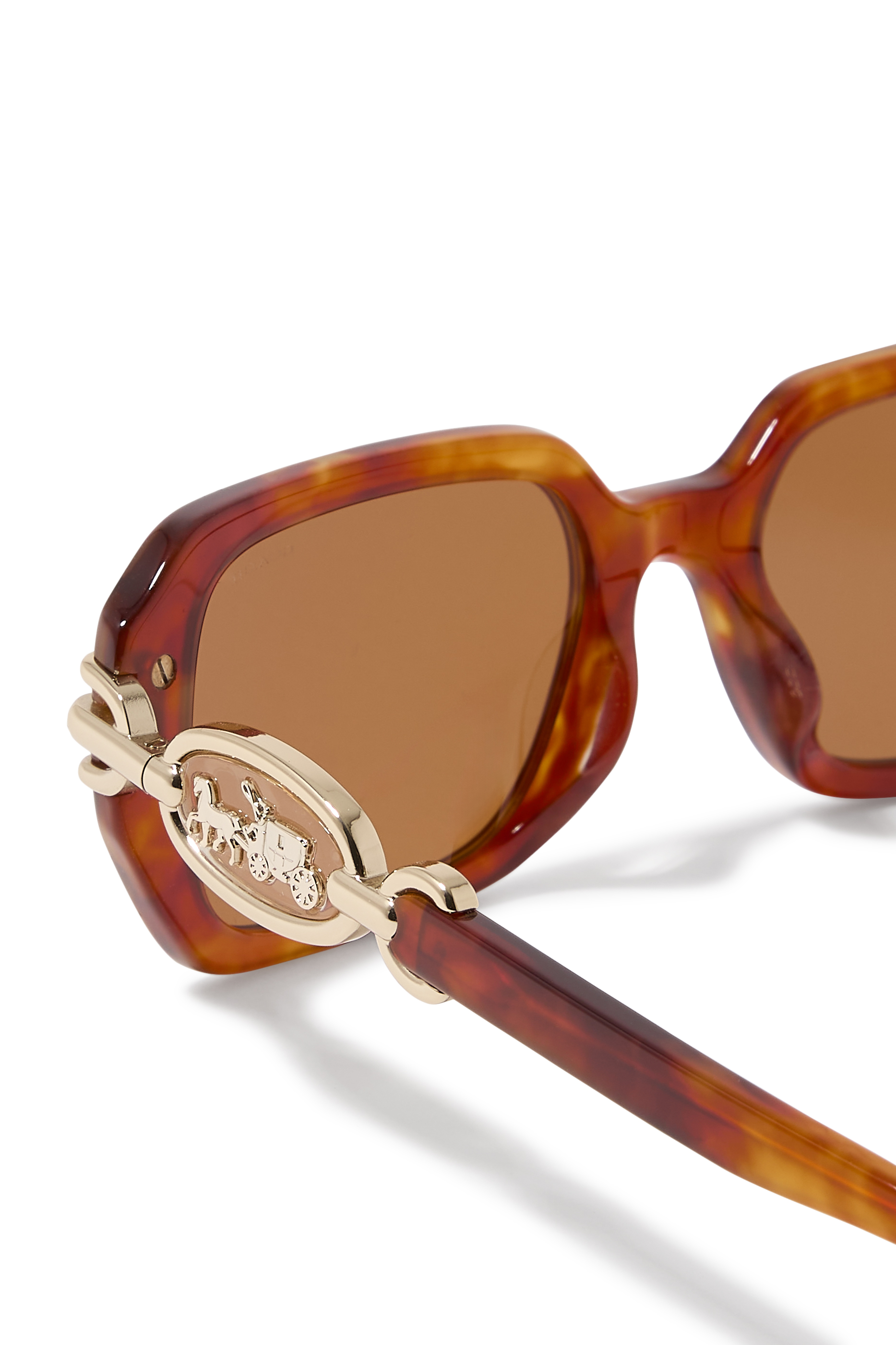 نظارة شمسية بإطار بتصميم مستطيل بتفاصيل شعار الماركة