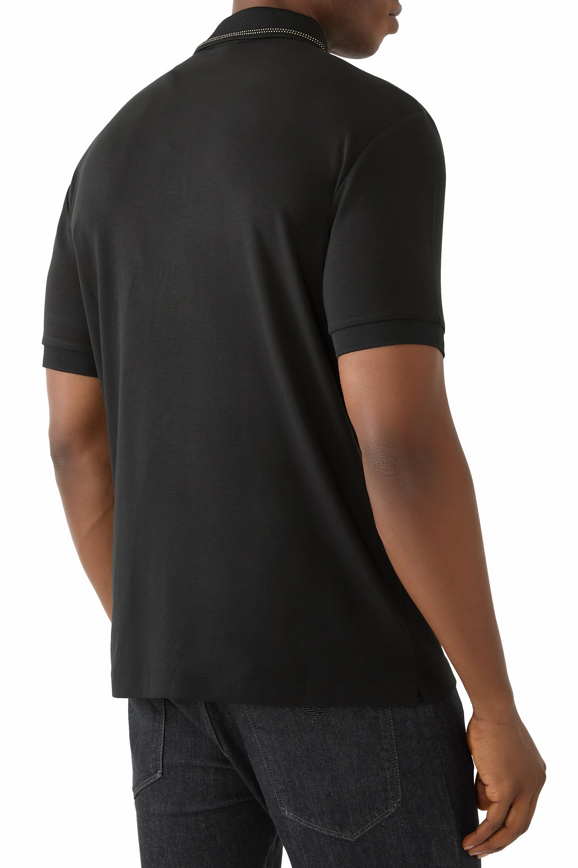 قميص بولو بأكمام قصيرة ورقعة بشعار الماركة