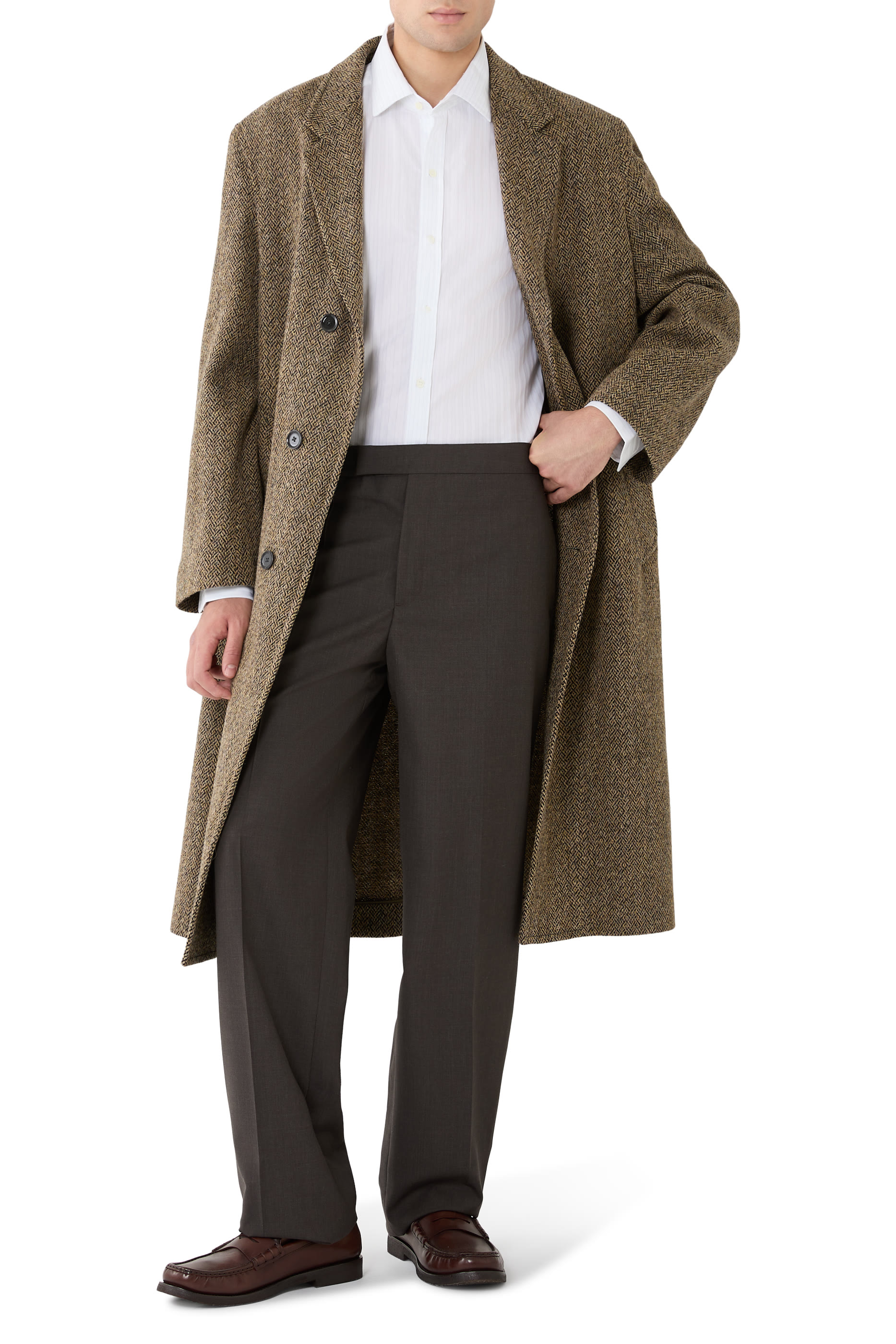 بنطال توكسيدو بقصة ضيقة