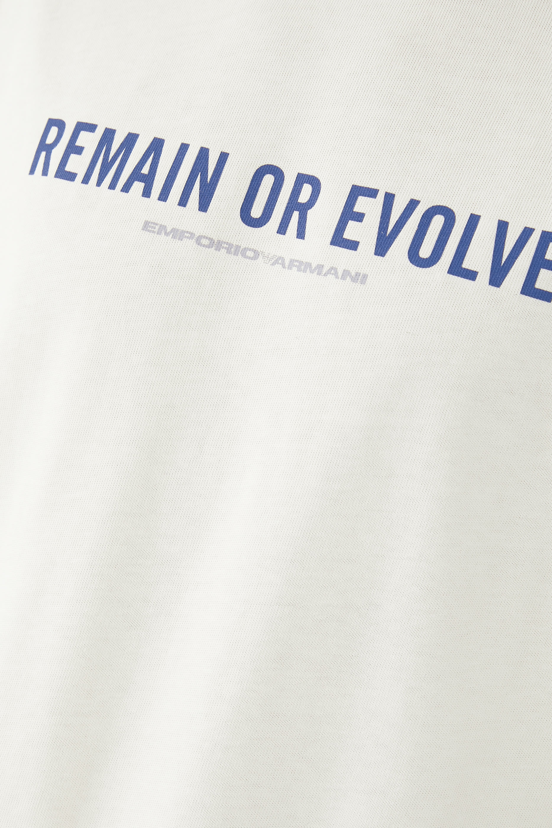 تيشيرت بأكمام قصيرة