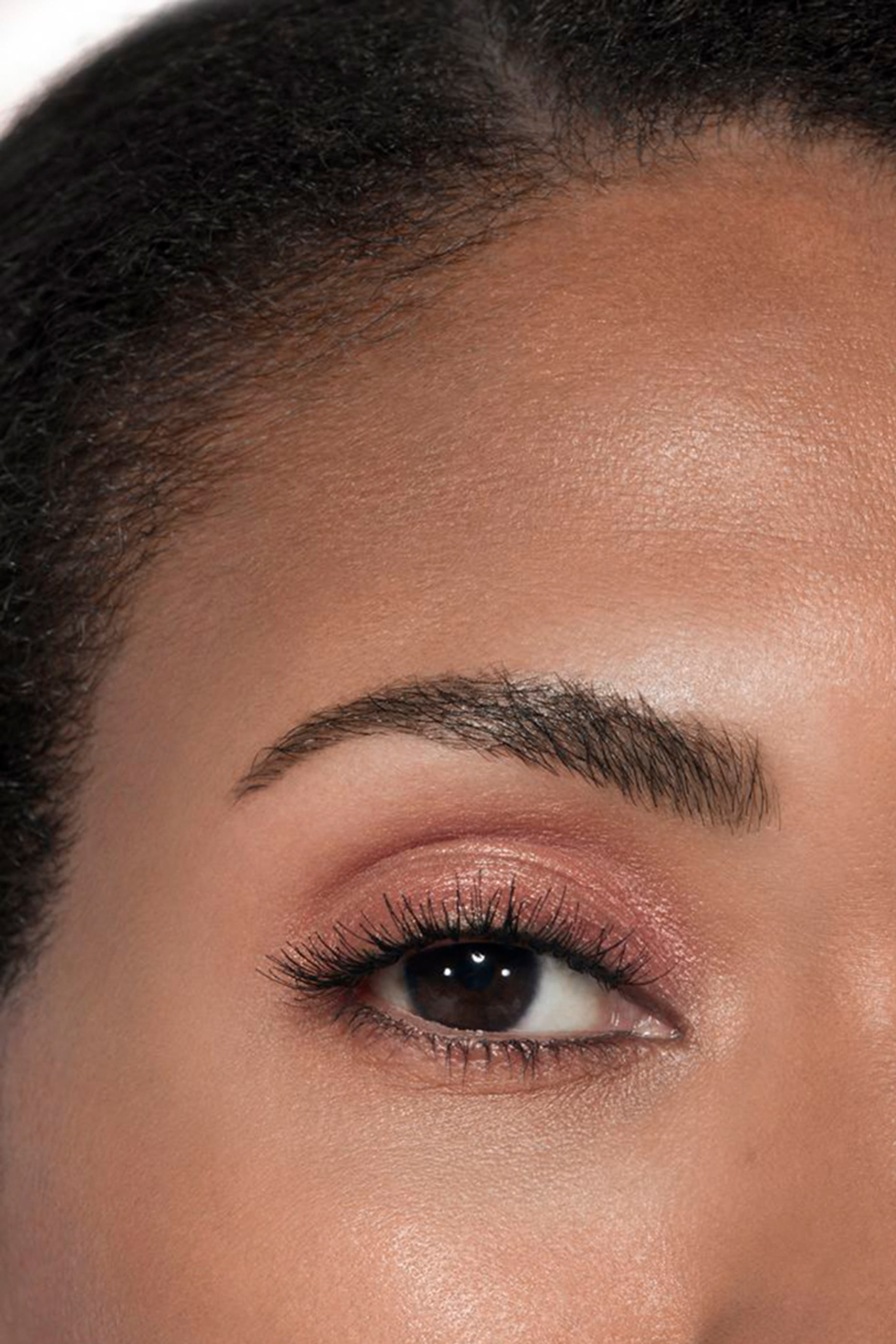 مستحضر سائل لتظيل الجفون طويل الثبات OMBRE PREMI&Egrave;RE LAQUE