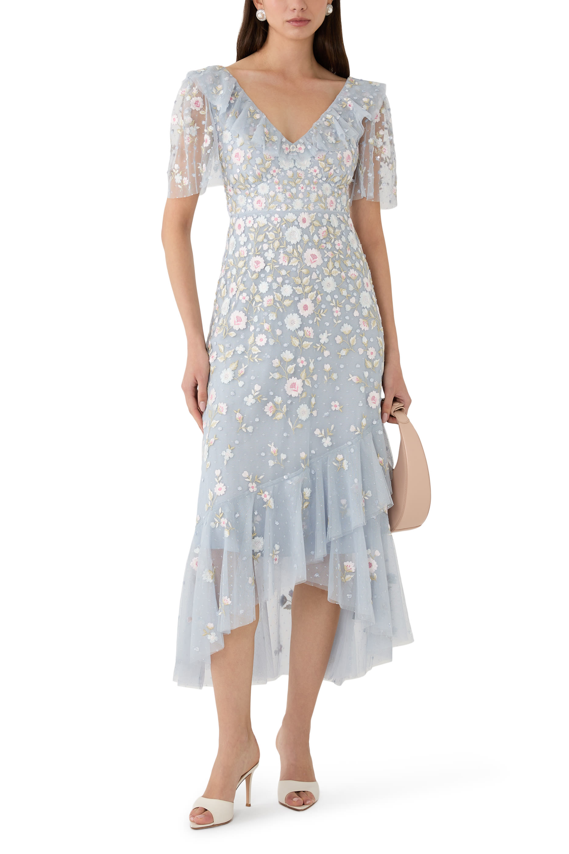 فستان ايثيريال بكشكش ومطرز بزهور وطول الكاحل