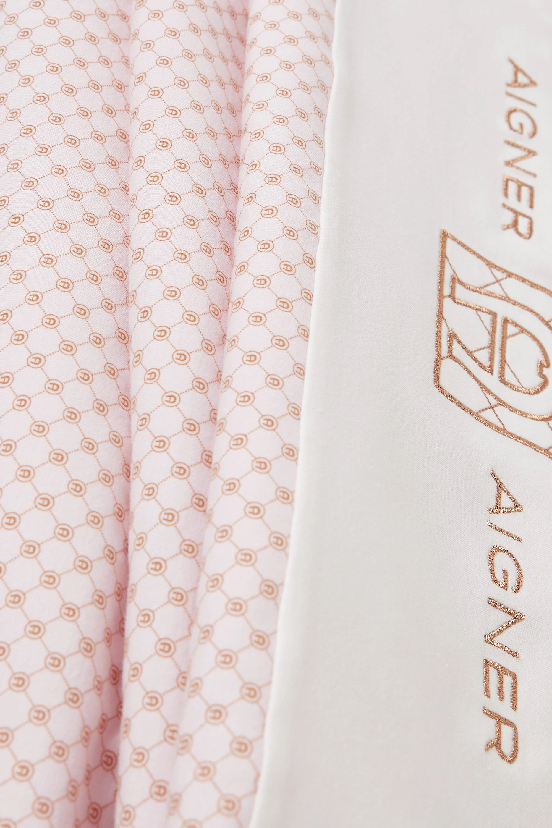 بطانية قطن بيما مطرزة بشعار الماركة للأطفال