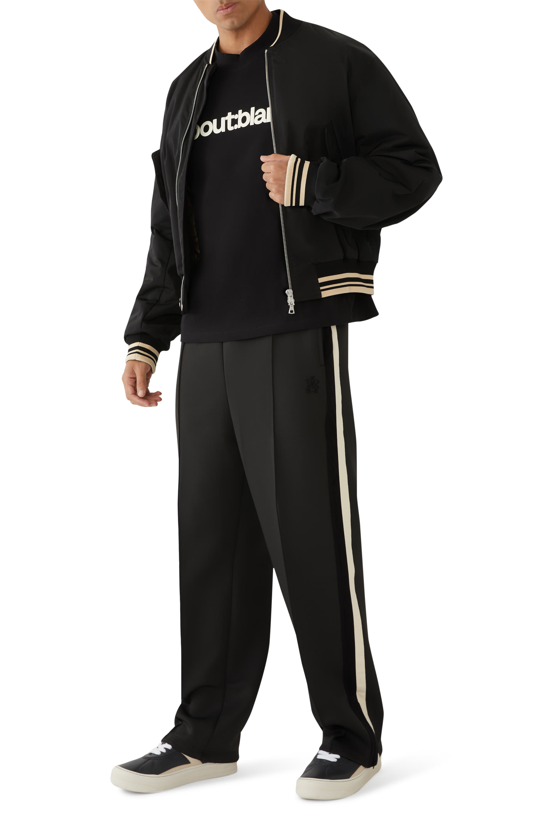 تيشيرت بلوك بياقة ضيقة