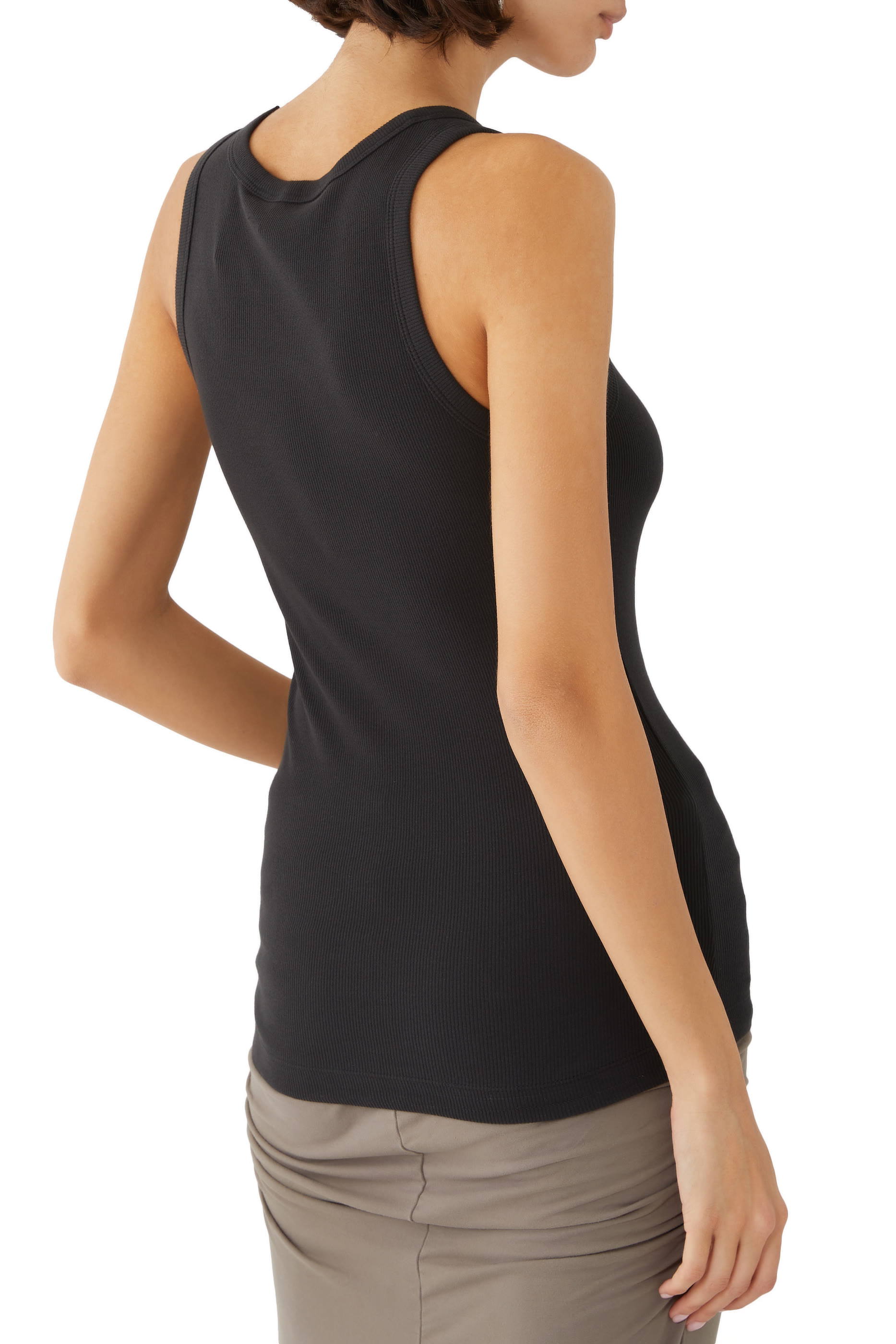 بلوزة مضلعة بدون أكمام