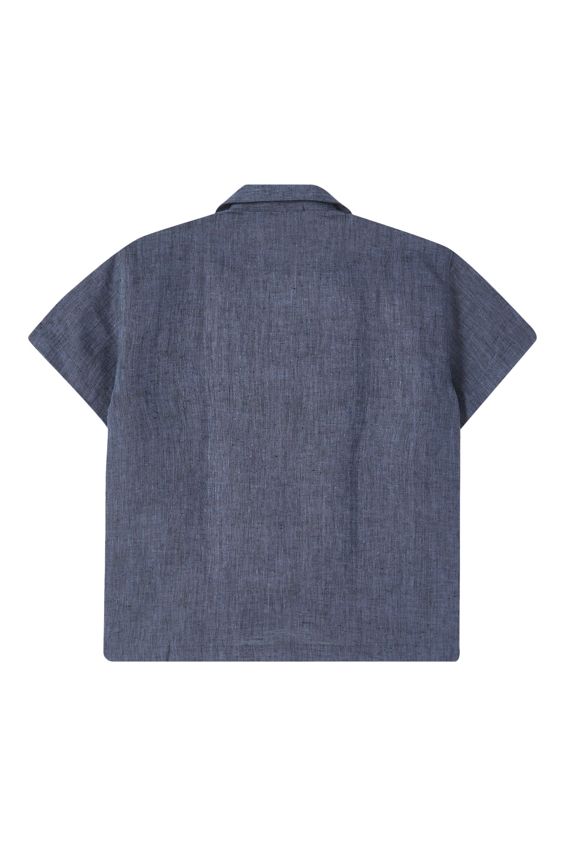 قميص بأكمام قصيرة وشعار الماركة للأطفال