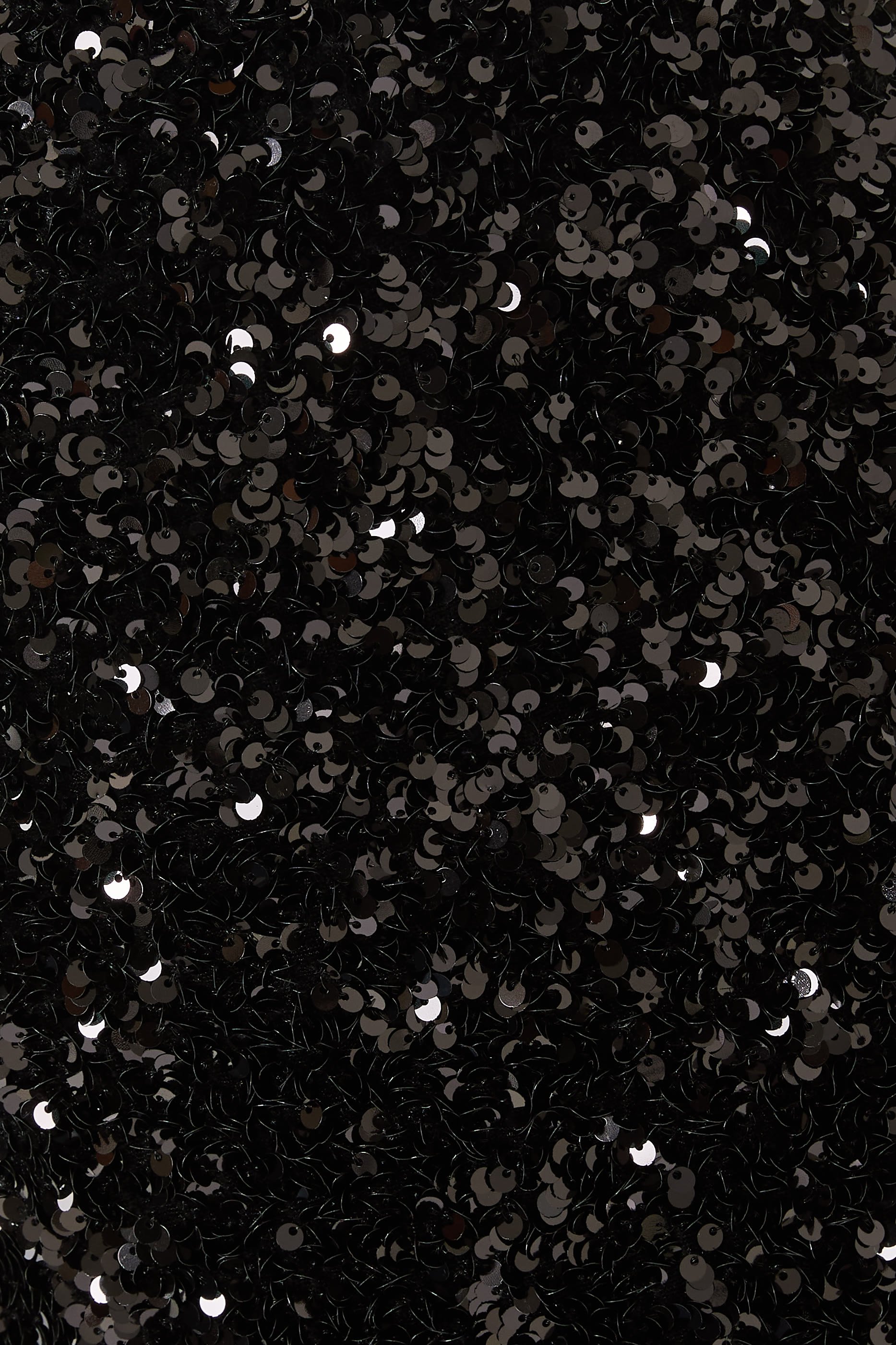 تنورة مخمل بقصة مستقيمة مطرزة بترتر