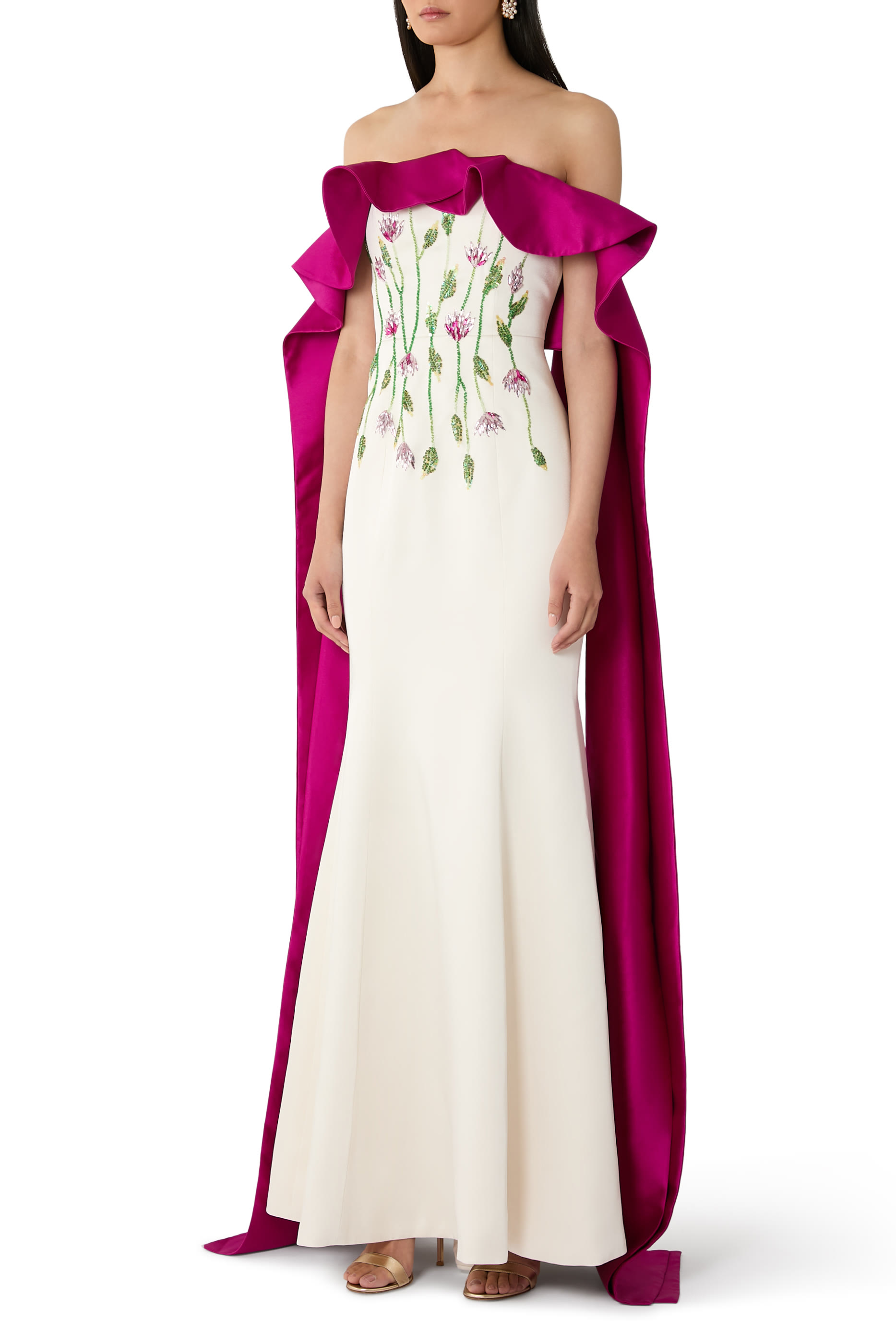 فستان سهرة بأكتاف مكشوفة وكشكش