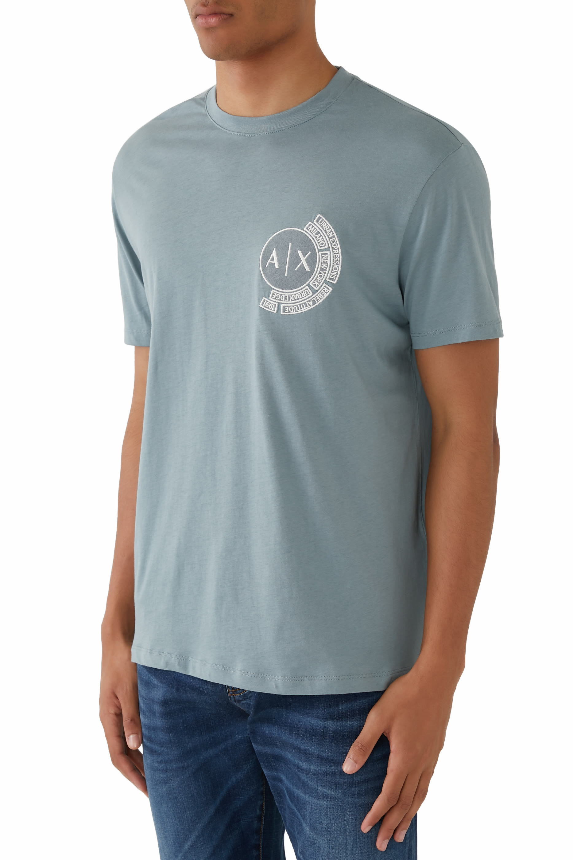 تيشيرت برقعة بشعار الماركة