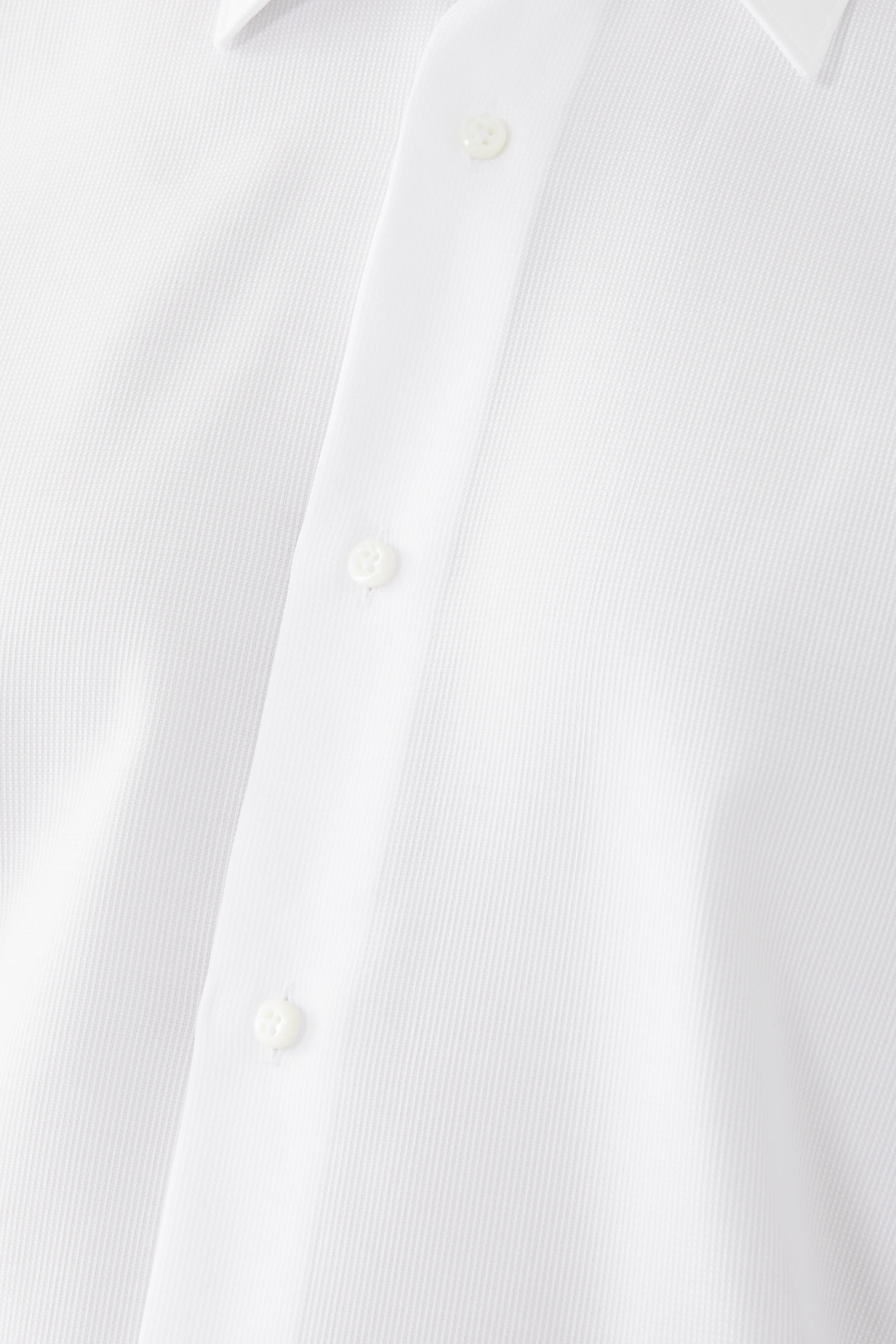 قميص سادة بأزرار