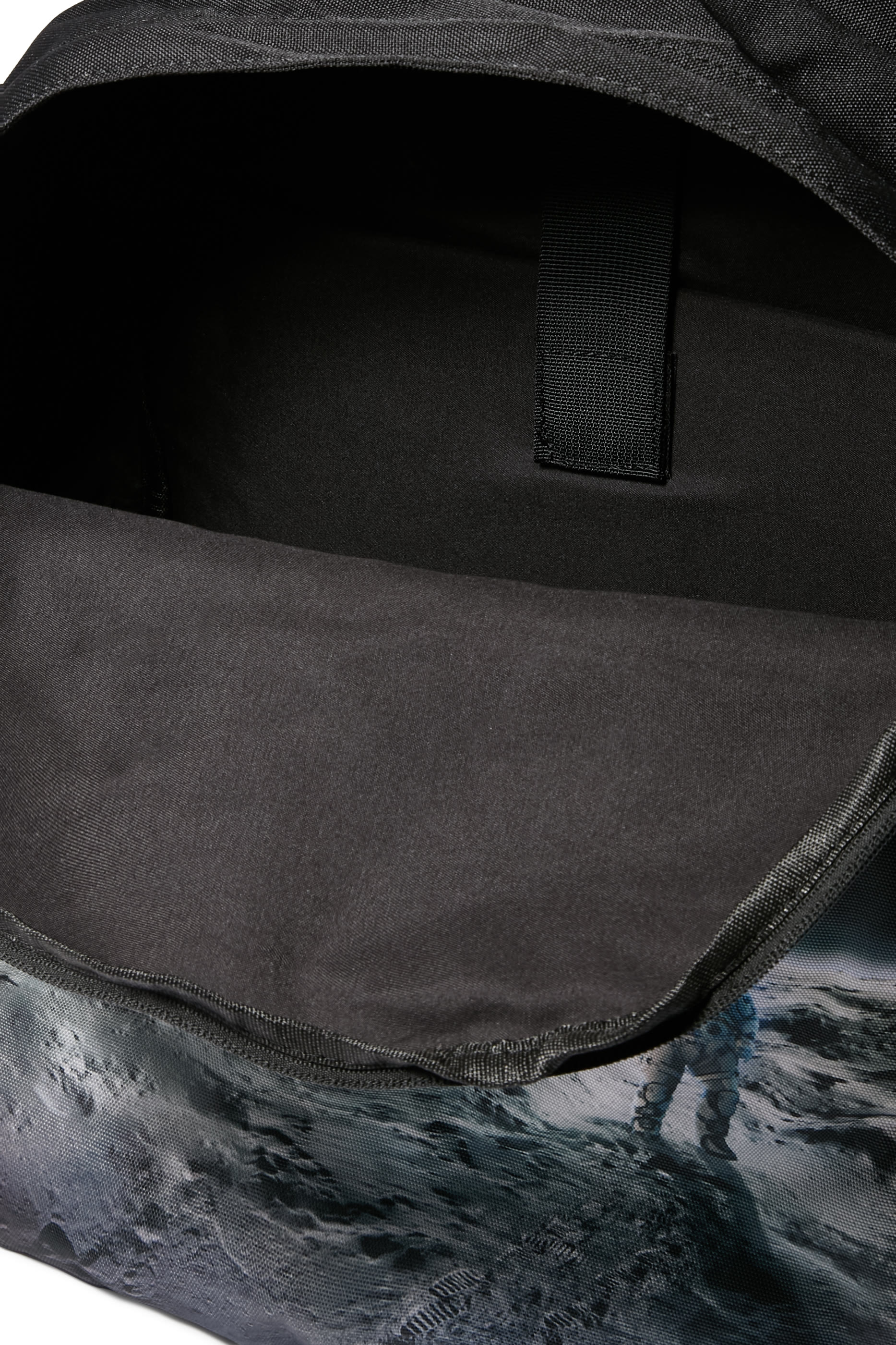 حقيبة ظهر بنقشة فضاء للأطفال