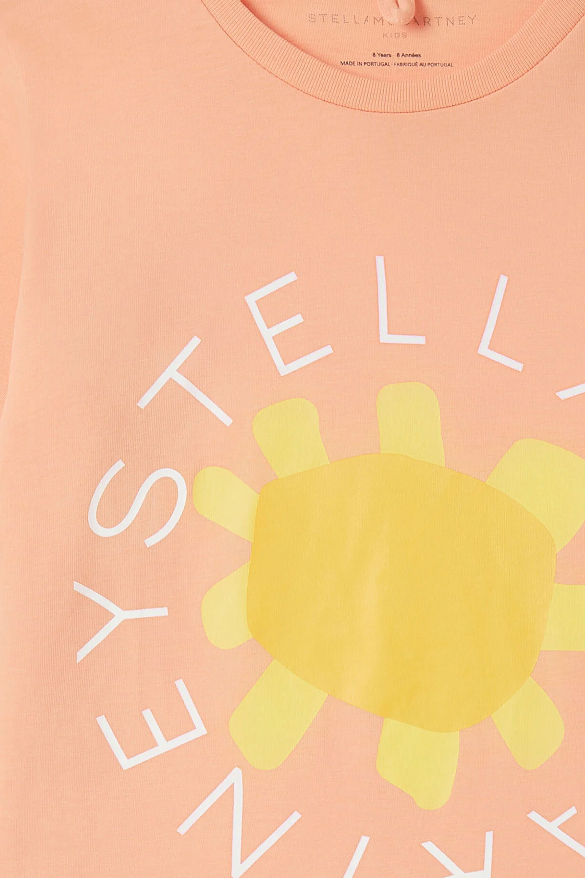 تيشيرت بشعار الماركة للأطفال