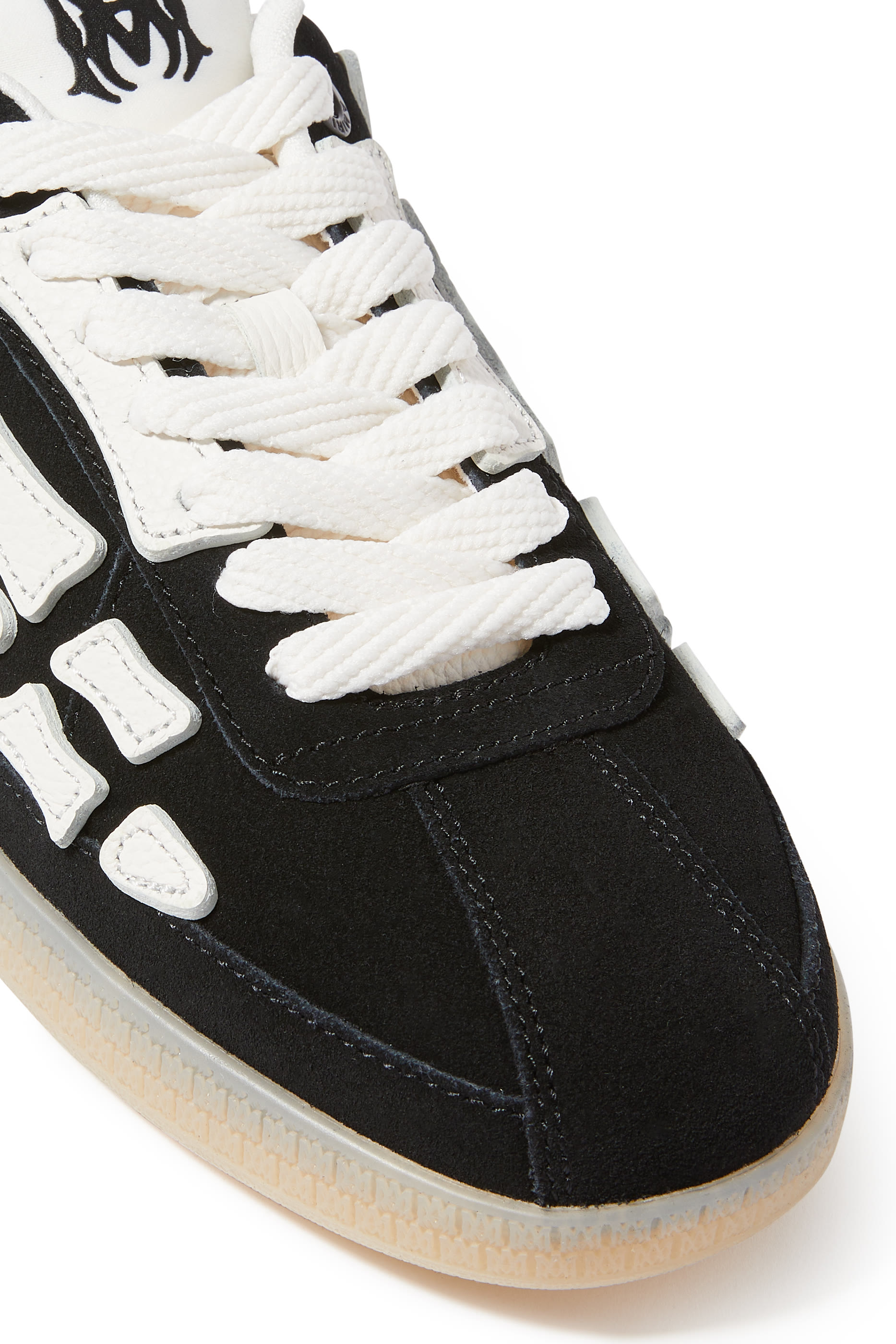 سنيكرز باسيفيك بكاحل منخفض ورقع هيكل عظمي