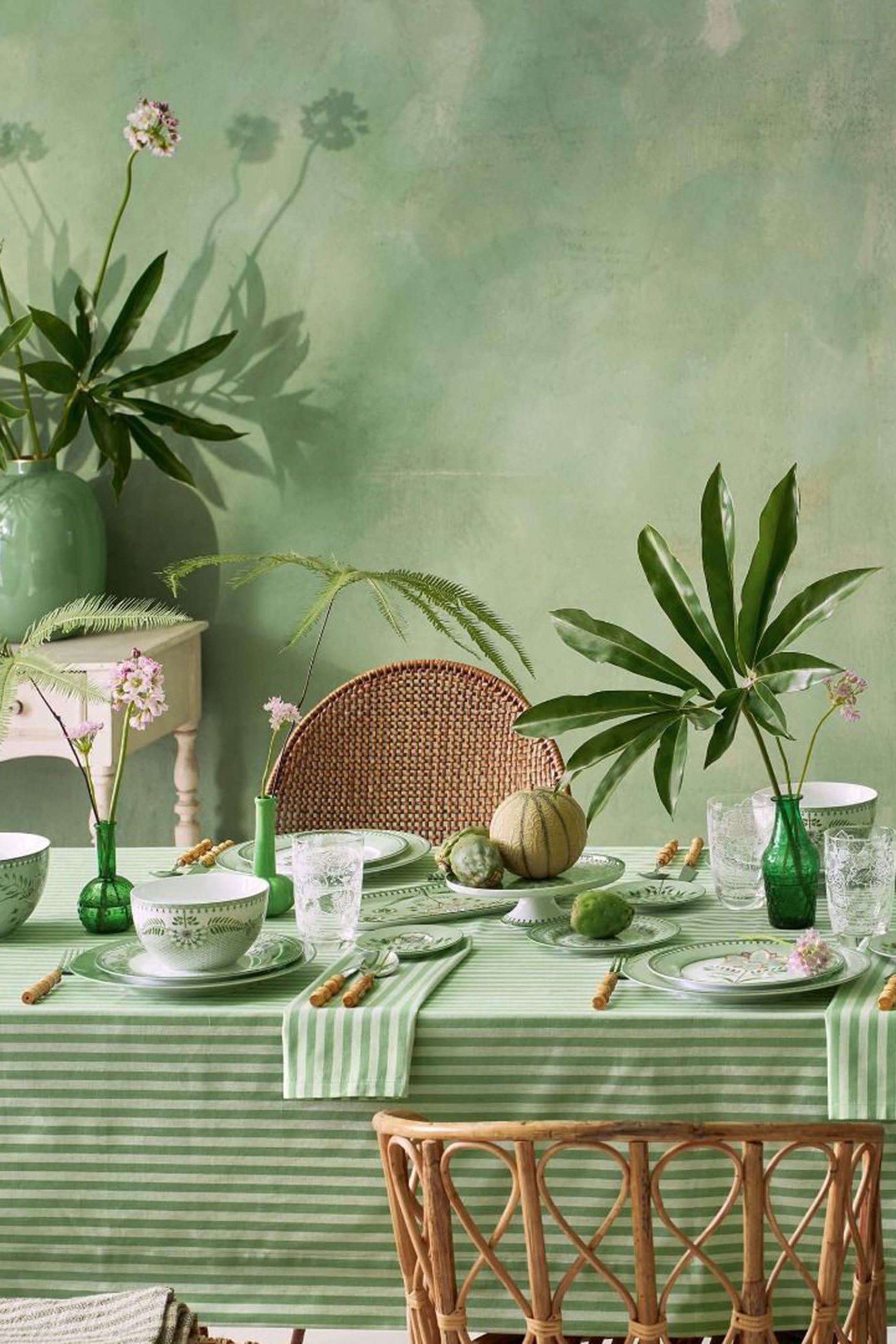 طبق سكر وكريمة بنقشة ليلي اند لوتس