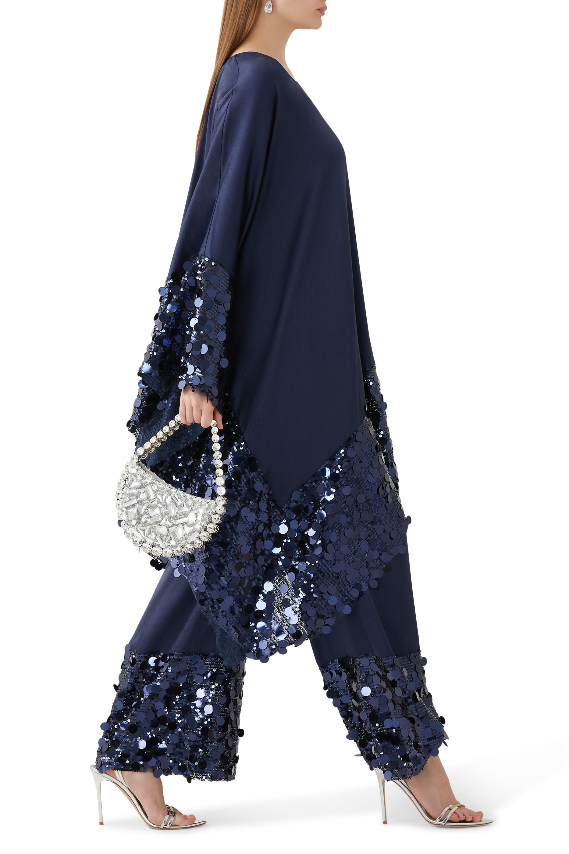 تونيك دريمي بحافة مطرزة بالترتر