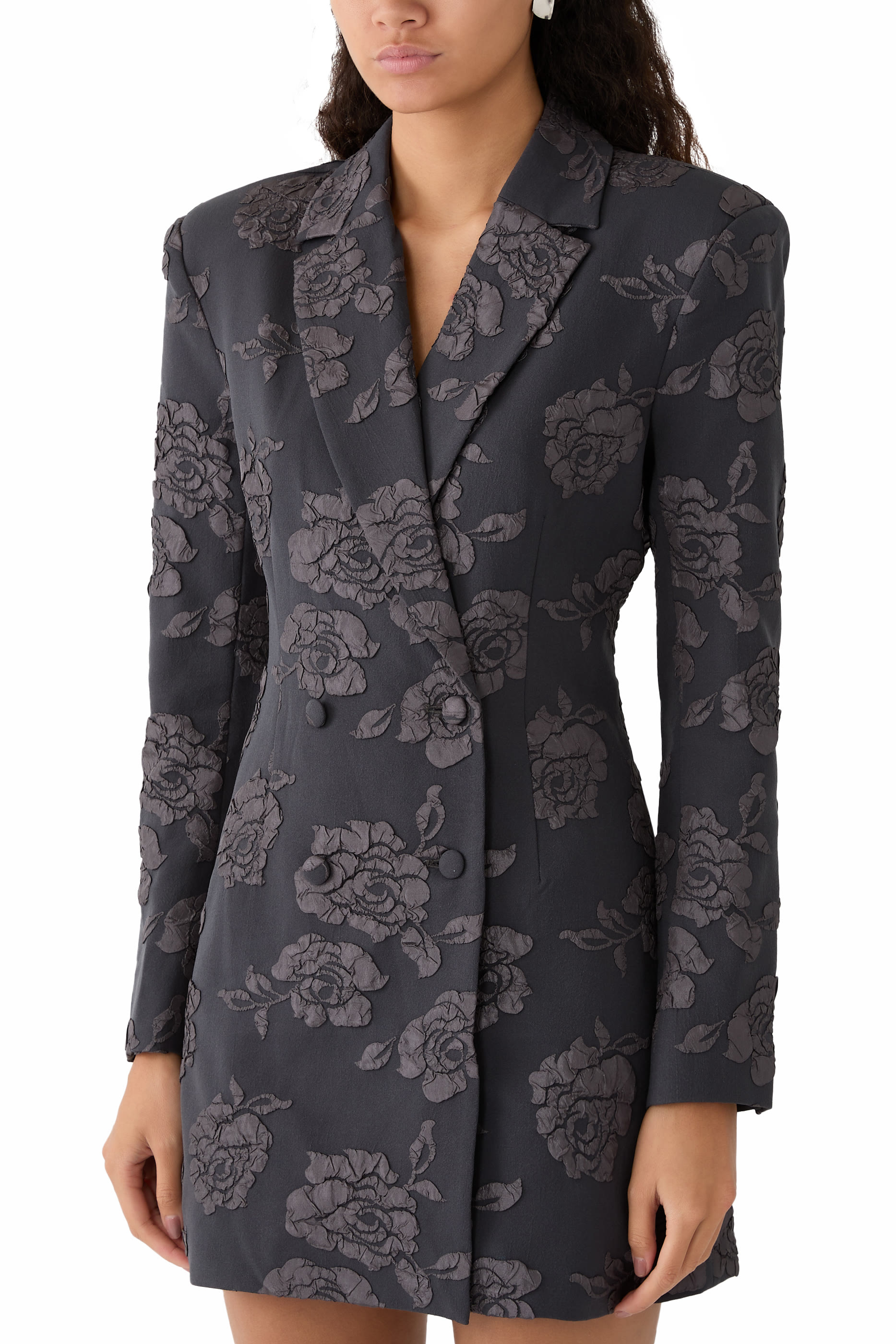 فستان قصير بنمط بليزر بزهور بارزة الملمس