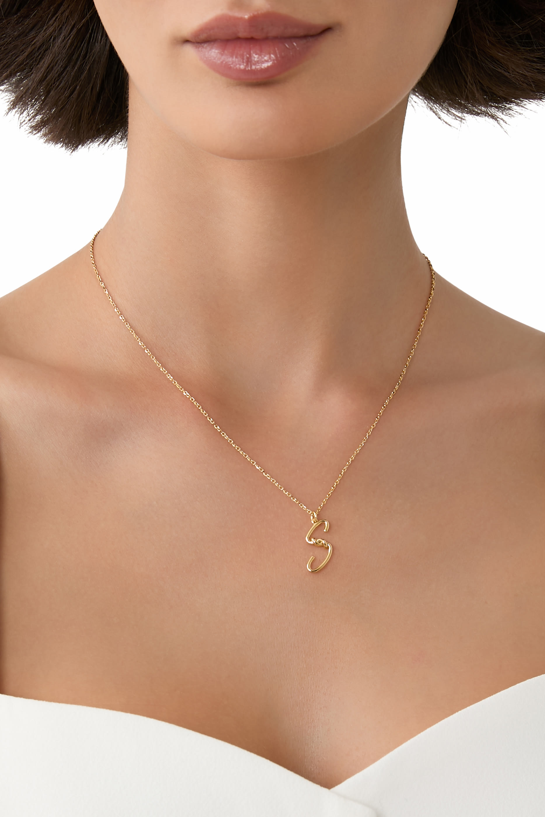 قلادة وان ان ايه ميليان بدلاية بتصميم حرف S