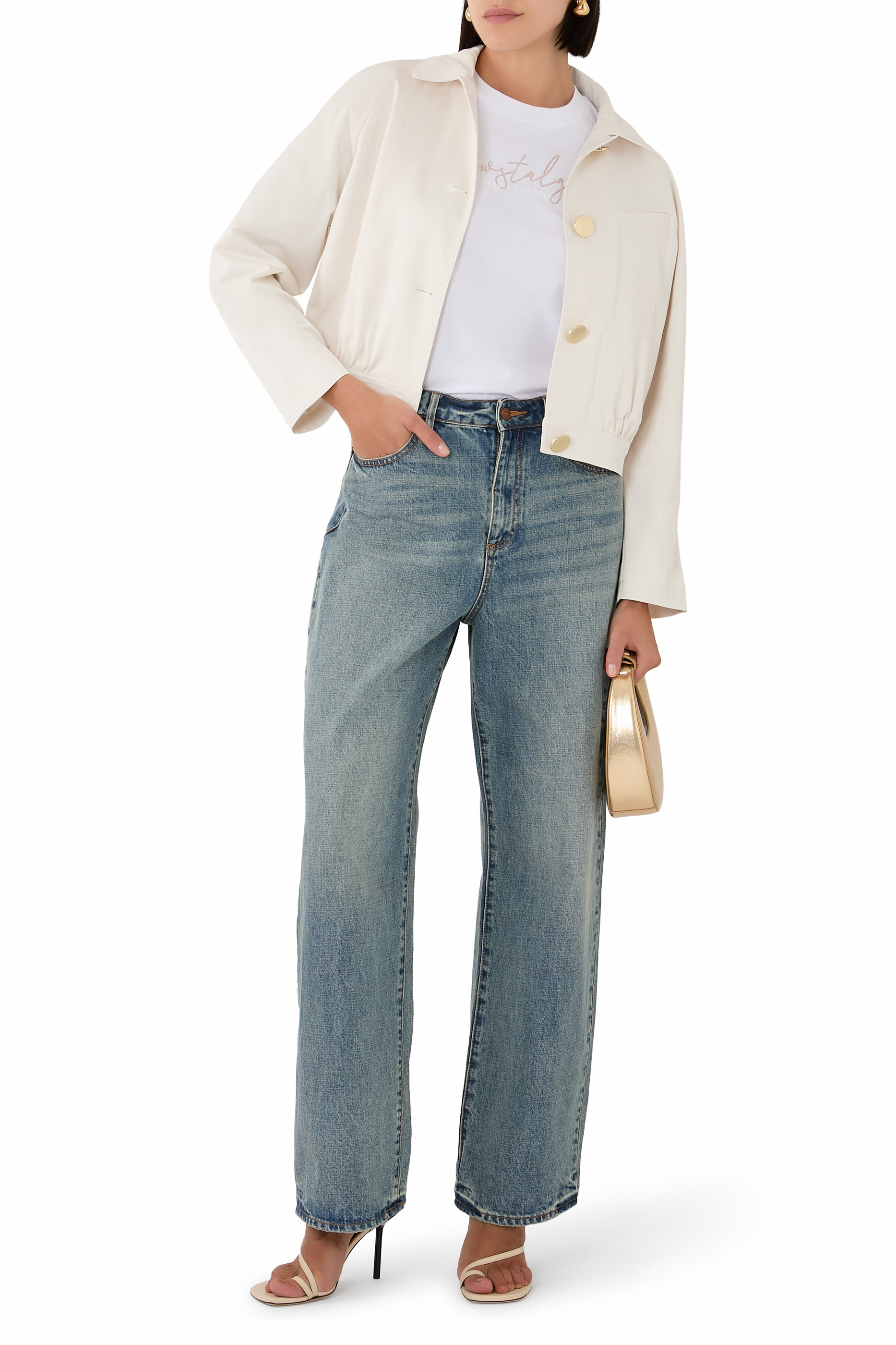 تيشيرت سالين دو جيرود بقصة مربعة ونقشة حروف شعار الماركة