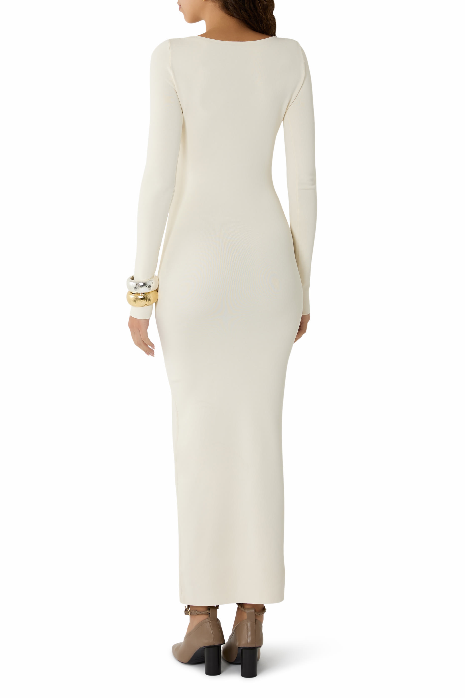 فستان متوسط الطول بياقة قارب