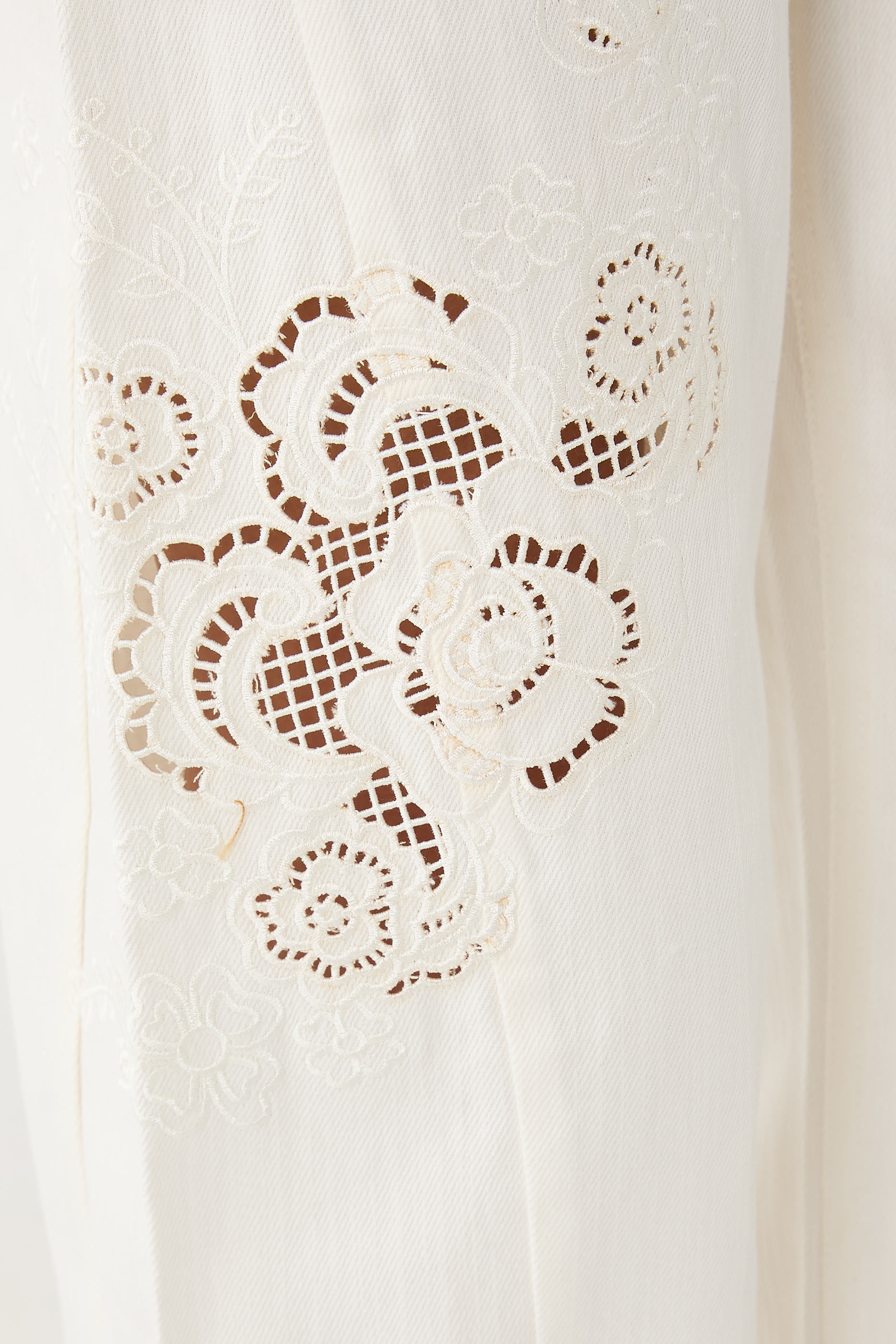 بنطال هالو بتطريز