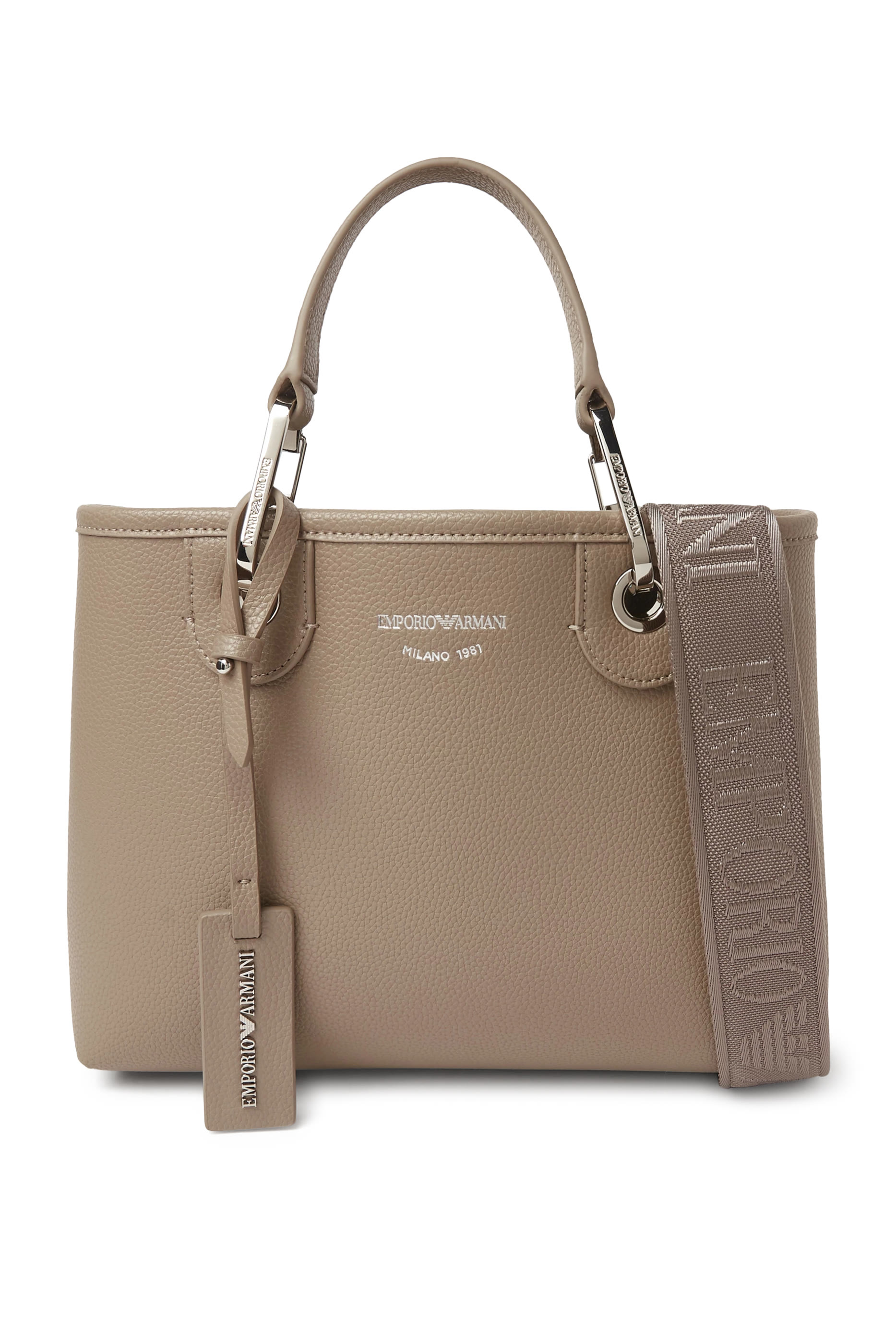 حقيبة يد مزينة بشعار الماركة