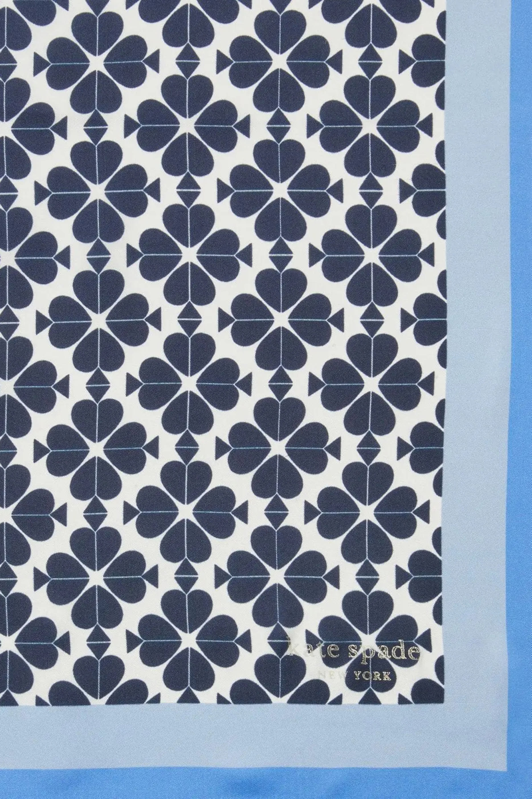 باندانا بنقشة زهور بالشكل البستوني حرير