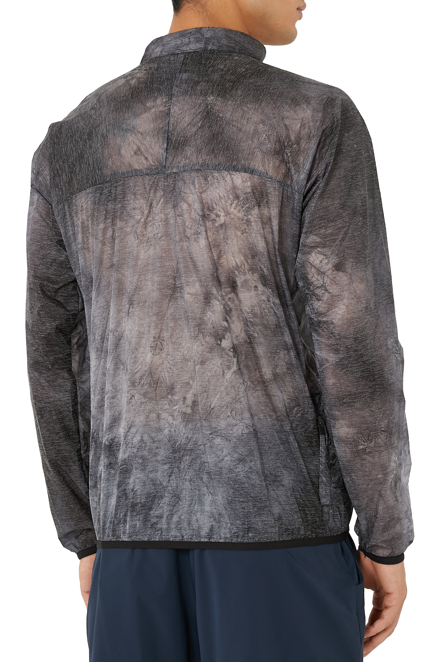 جاكيت رياضي مقاوم للأمطار