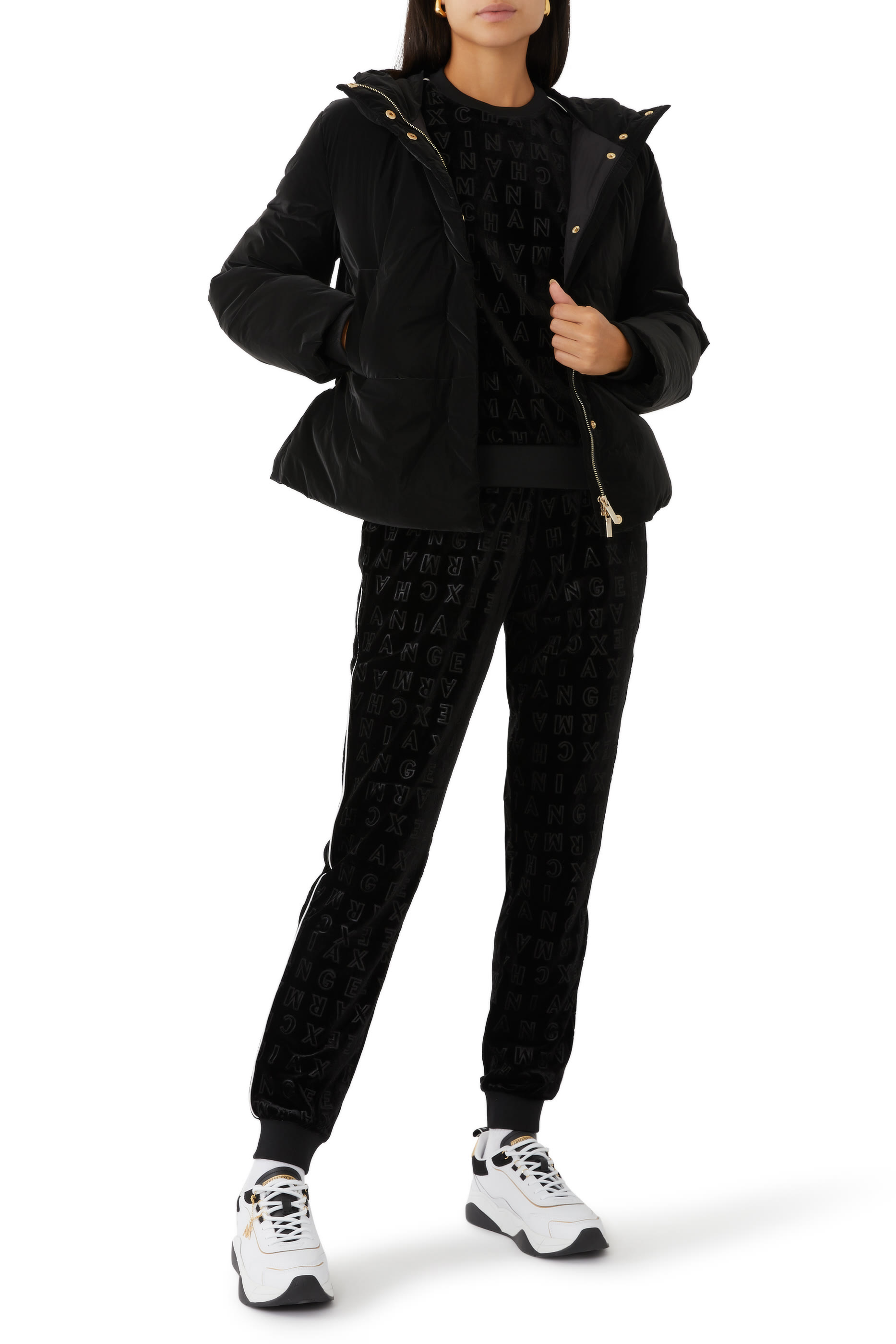 جاكيت بغطاء رأس قماش مخمل