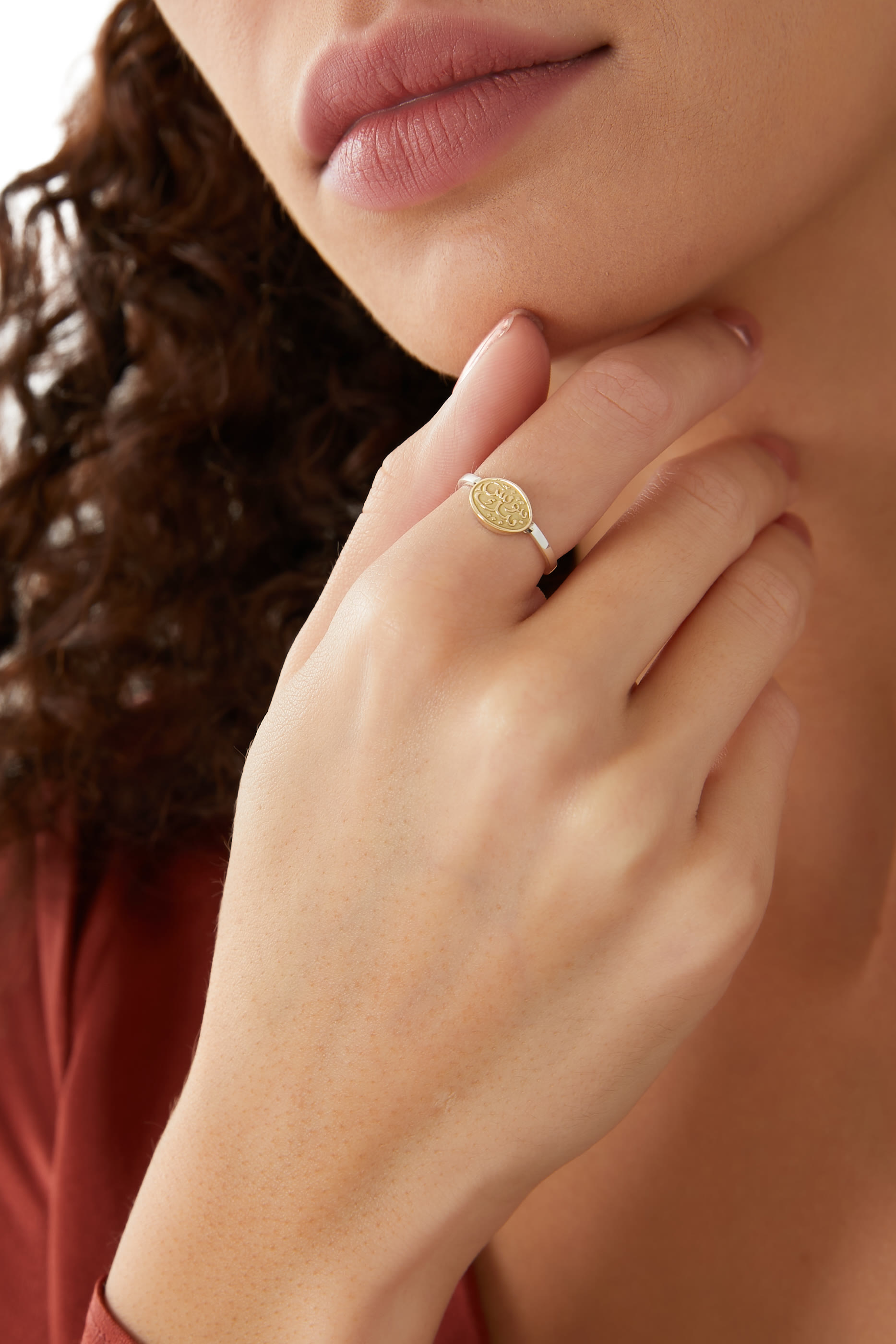 خاتم وردة، ذهب عيار 18 وفضة إسترلينية