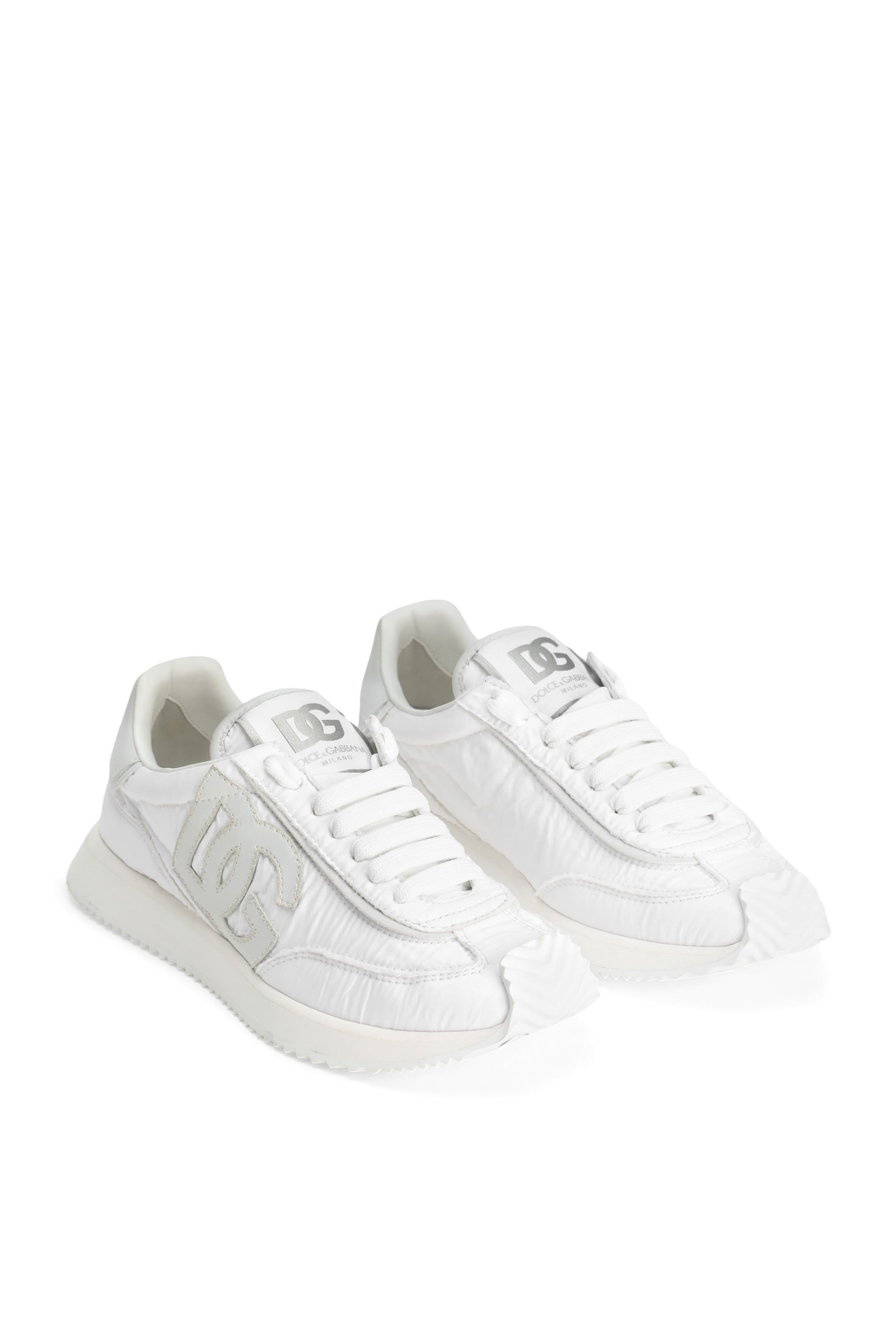 سنيكرز كوشن بشعار الماركة