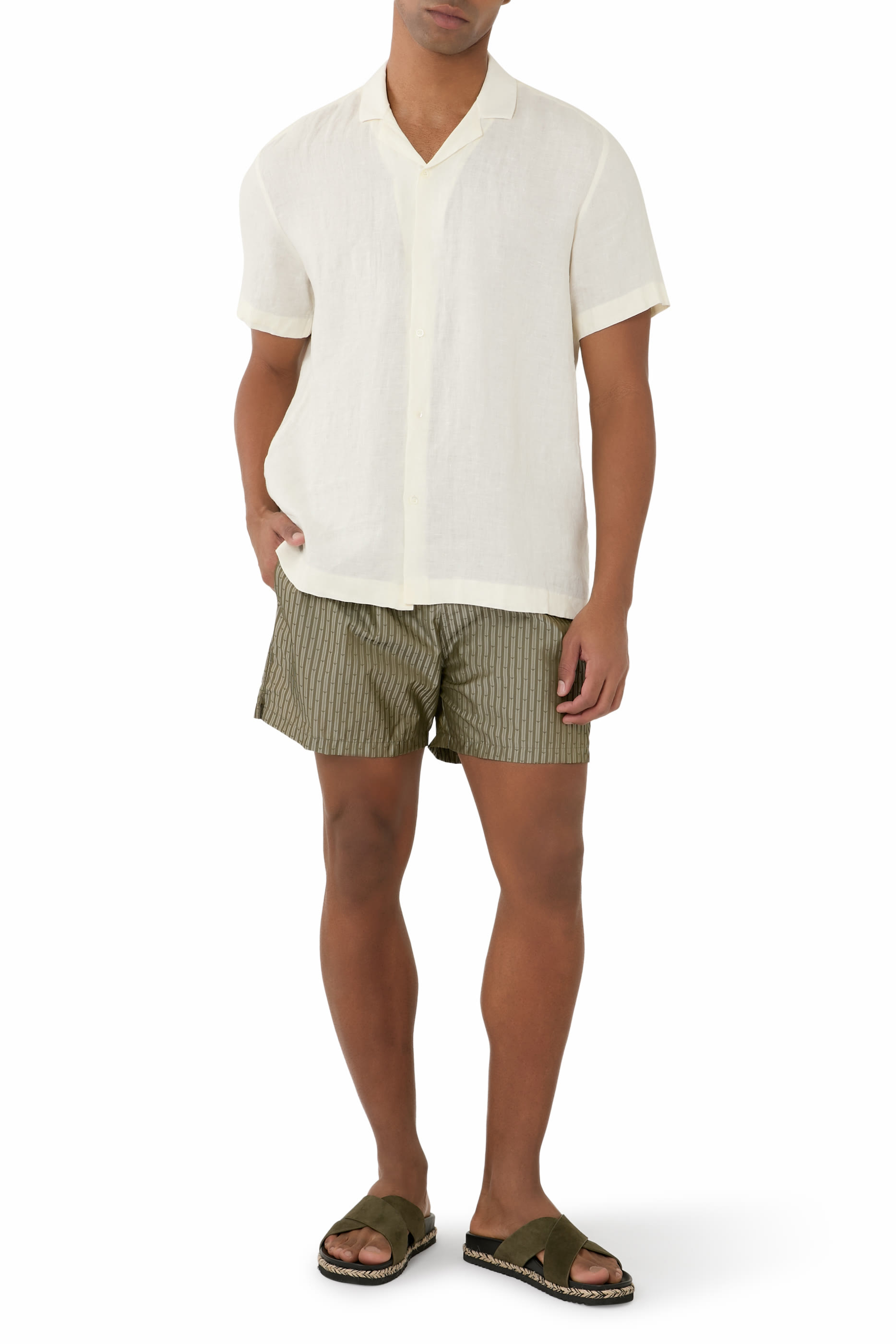 شورت سباحة مزين كليا بشعار الماركة جاكار