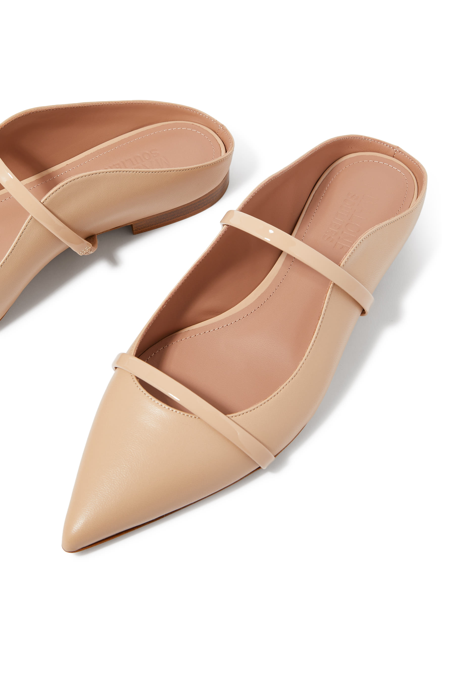 حذاء مورين بكعب مسطح ومقدمة مدببة