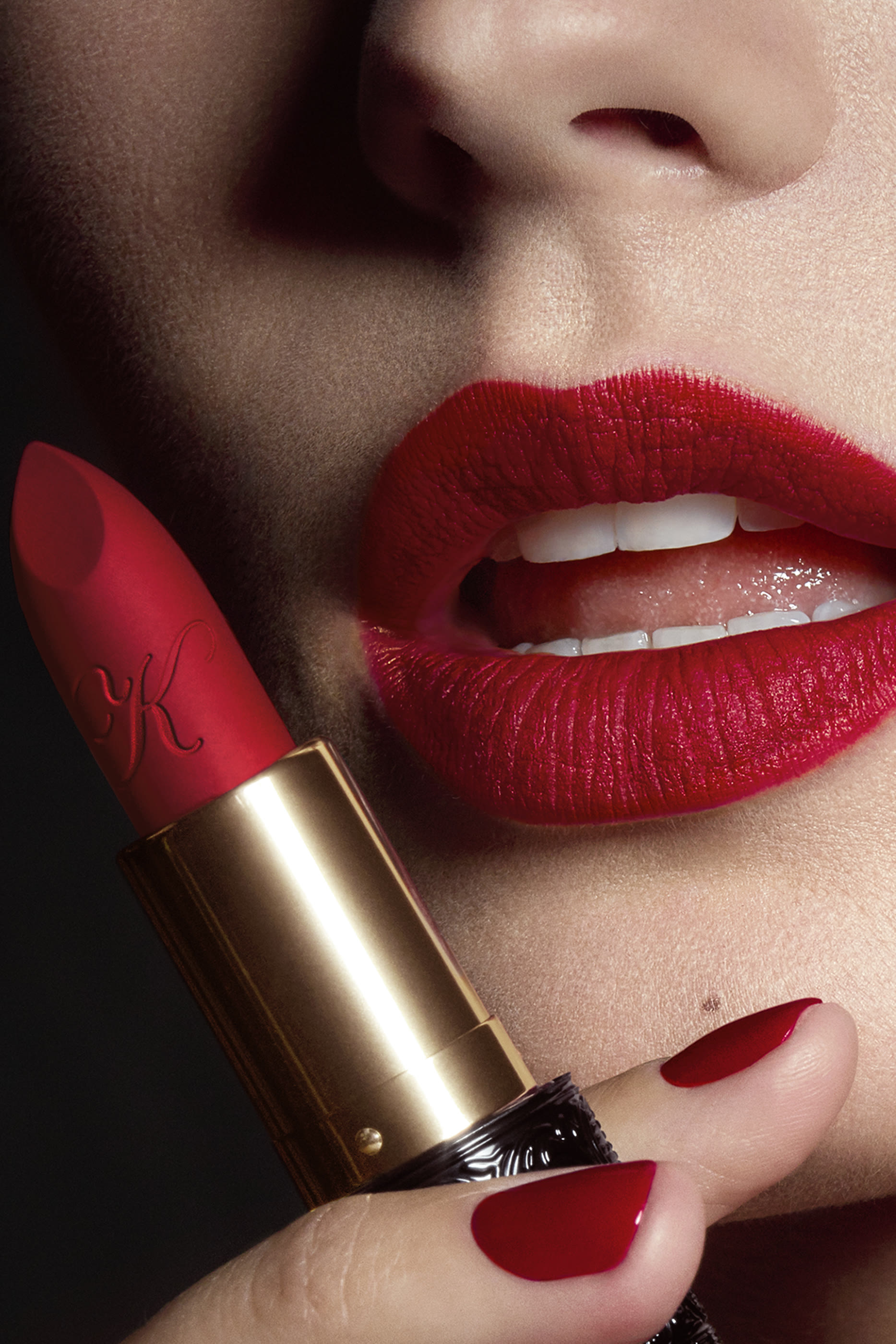 أحمر شفاه لو روج بيرفيوم غير لامع