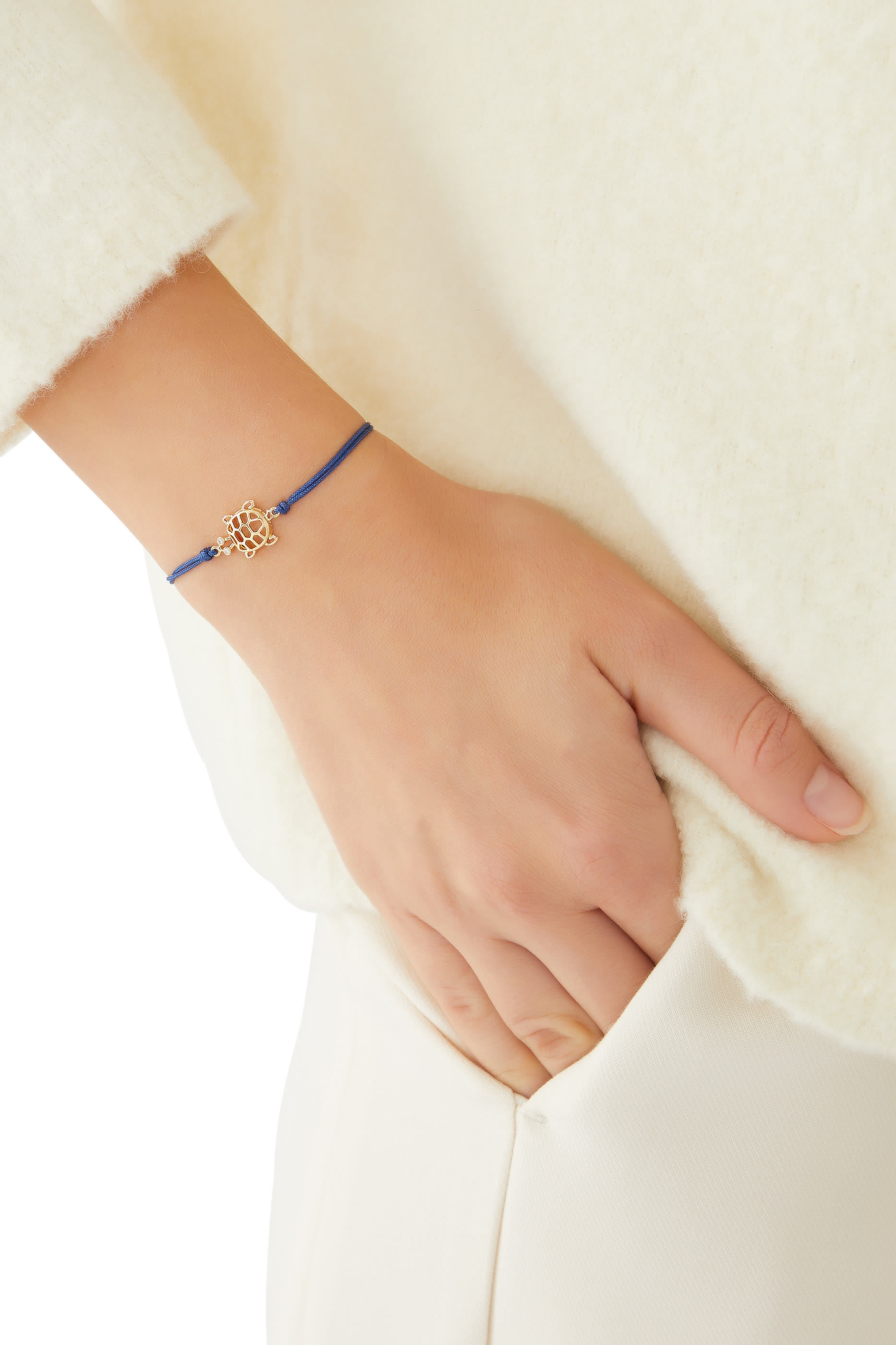 سوار بخيط بحلية سلحفاة مرصعة بالماس ذهب أصفر عيار 9