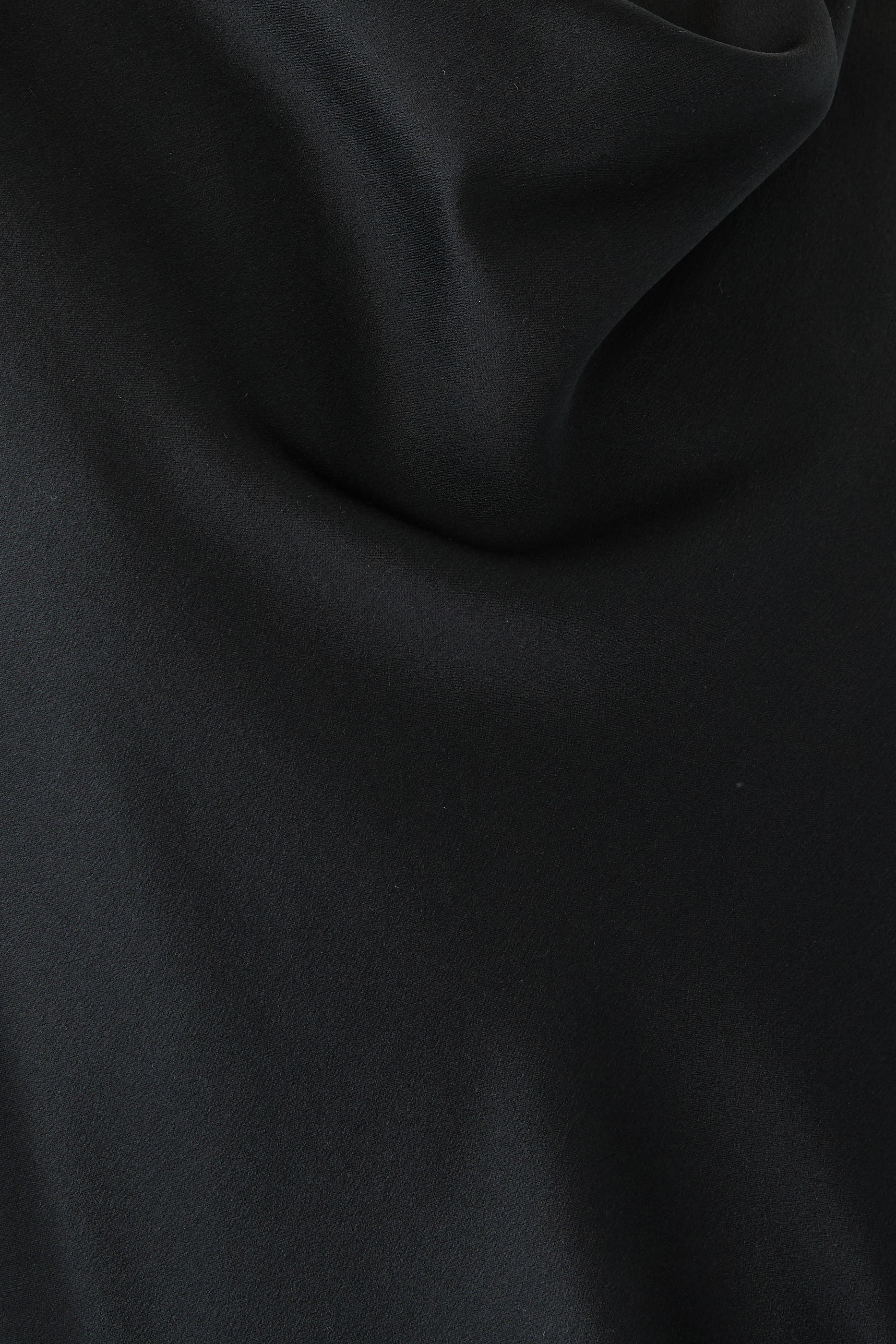 بلوزة حرير بياقة مطوية