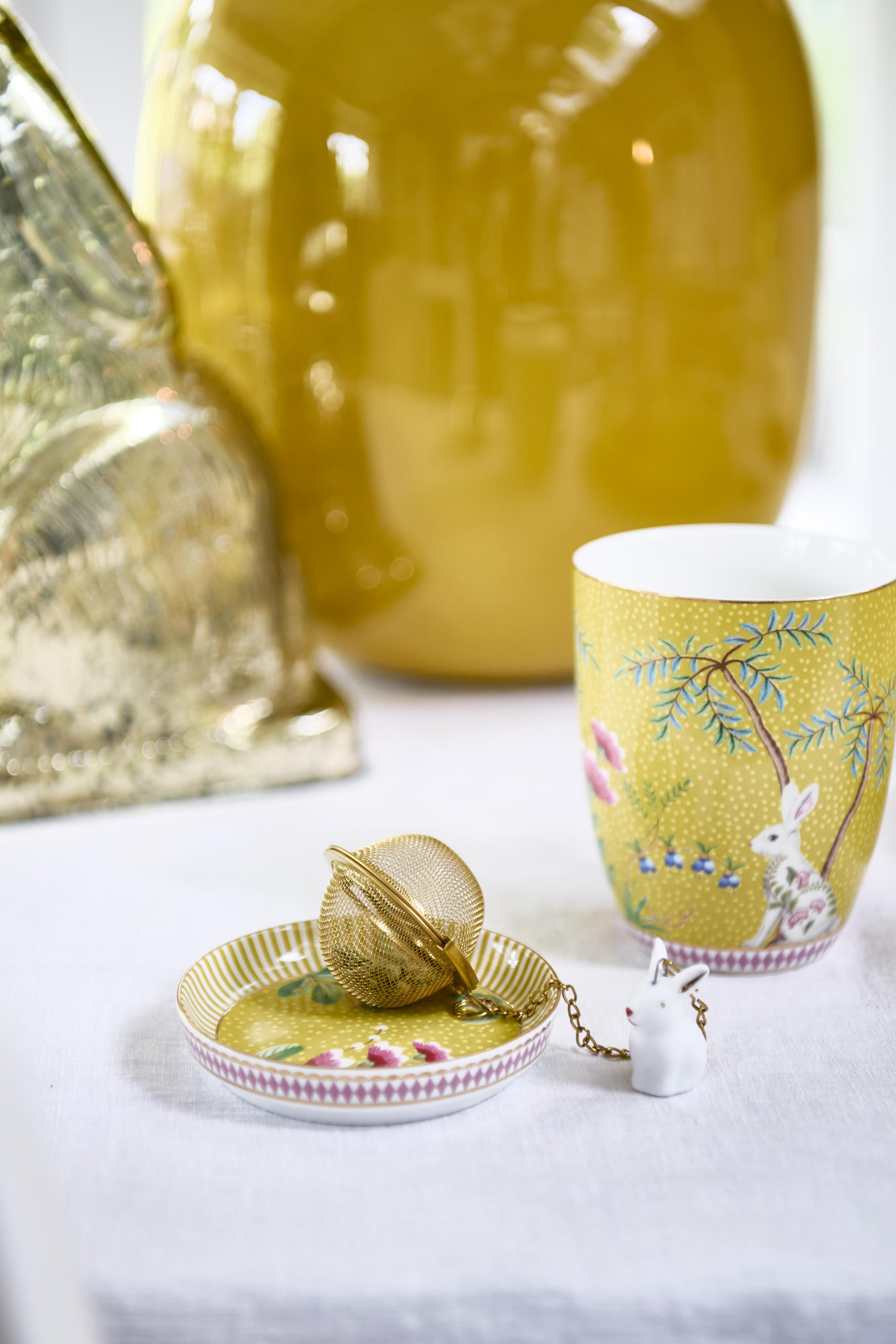 طقم مصفاة شاي مزينة بأرنب لا ماجوريل