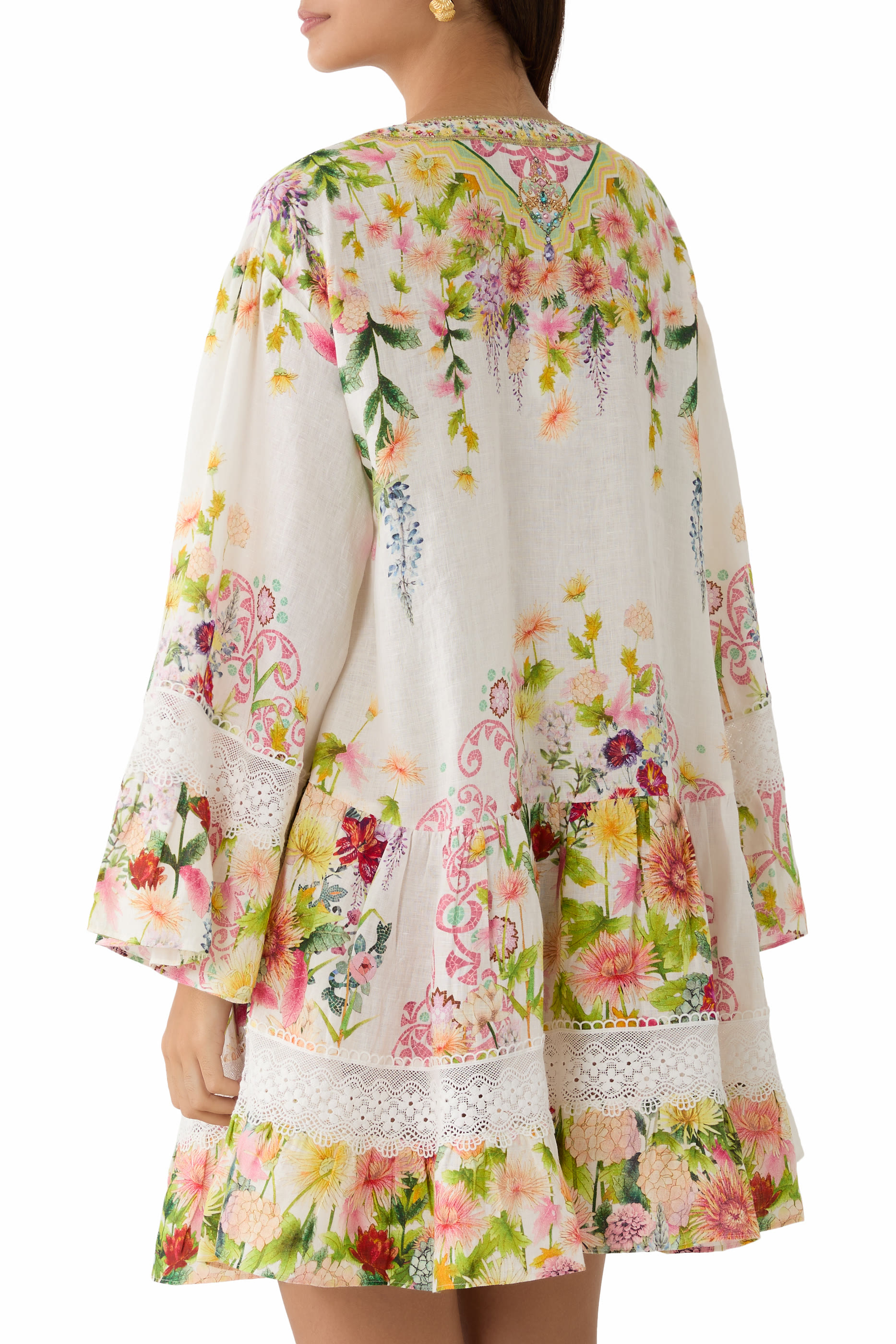 فستان كول اوف كاتالونيا بطيات وياقة على شكل حرف V