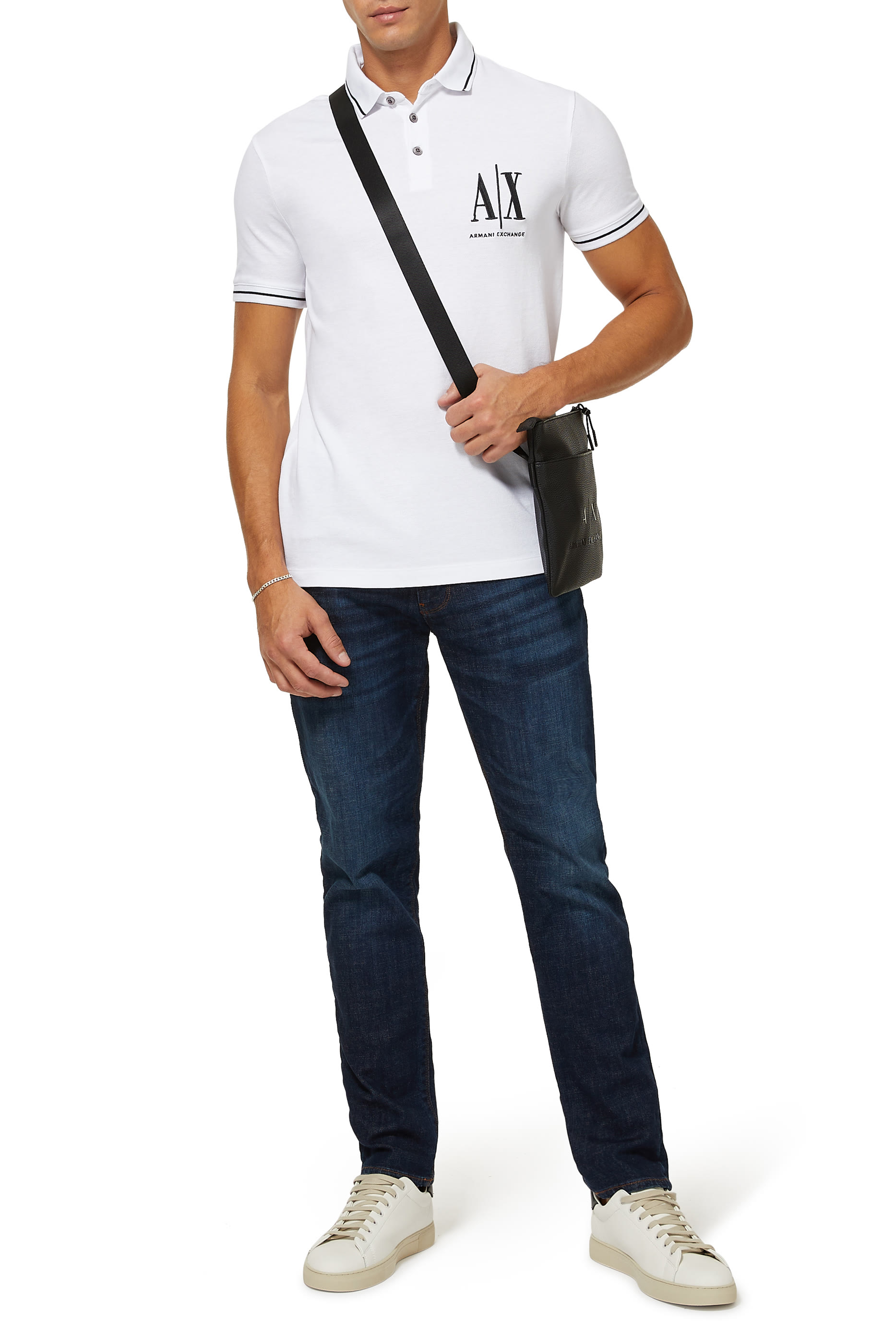 قميص بولو بطبعات شعار الماركة