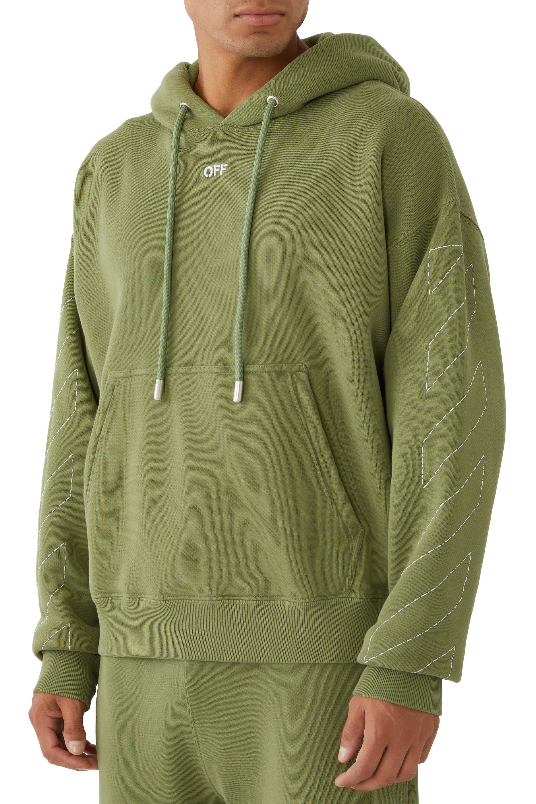 سويت شيرت بتفاصيل شعار الماركة