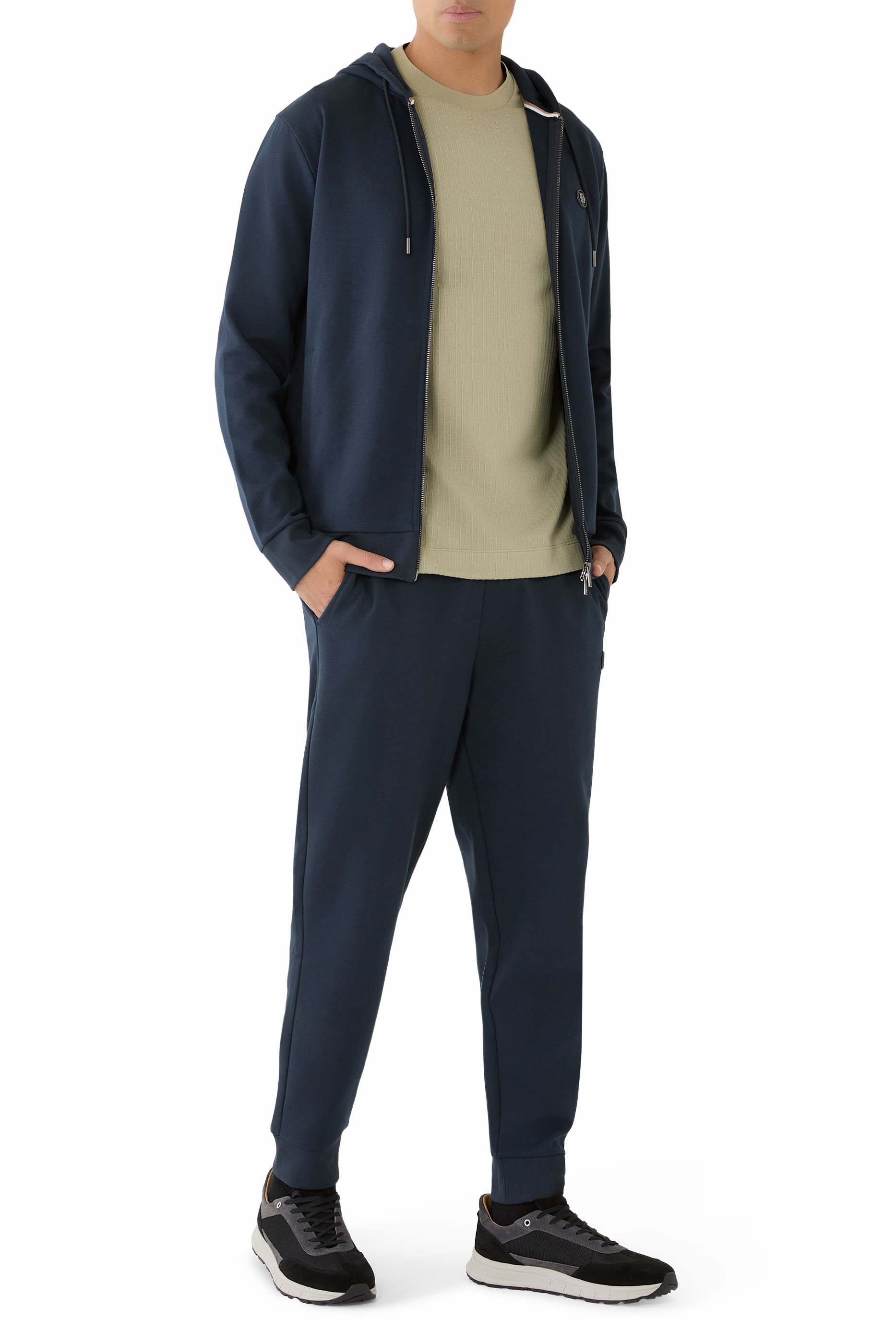 تيشيرت بأكمام قصيرة