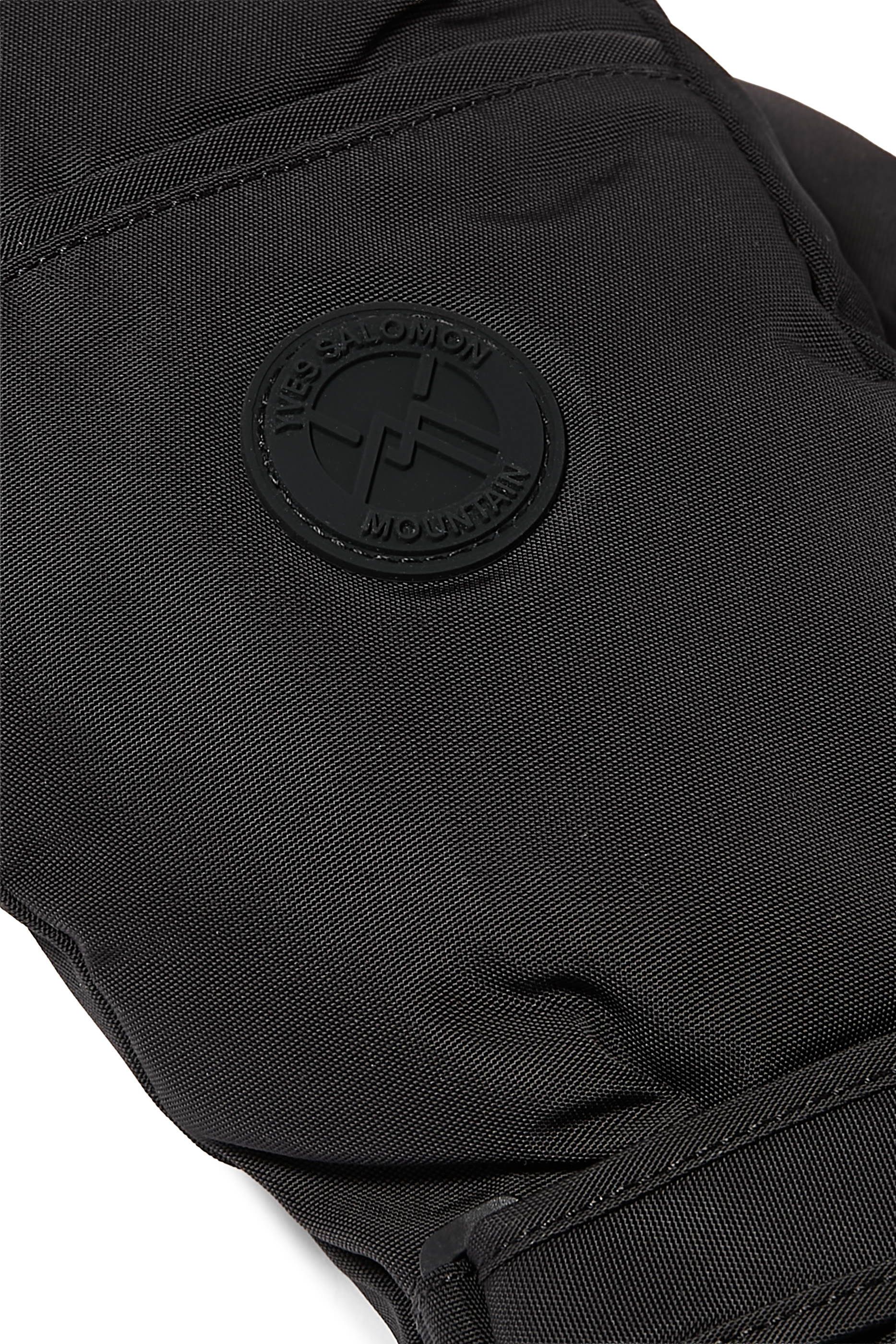 قفزات تزلج مبطنة بحواف جلد 